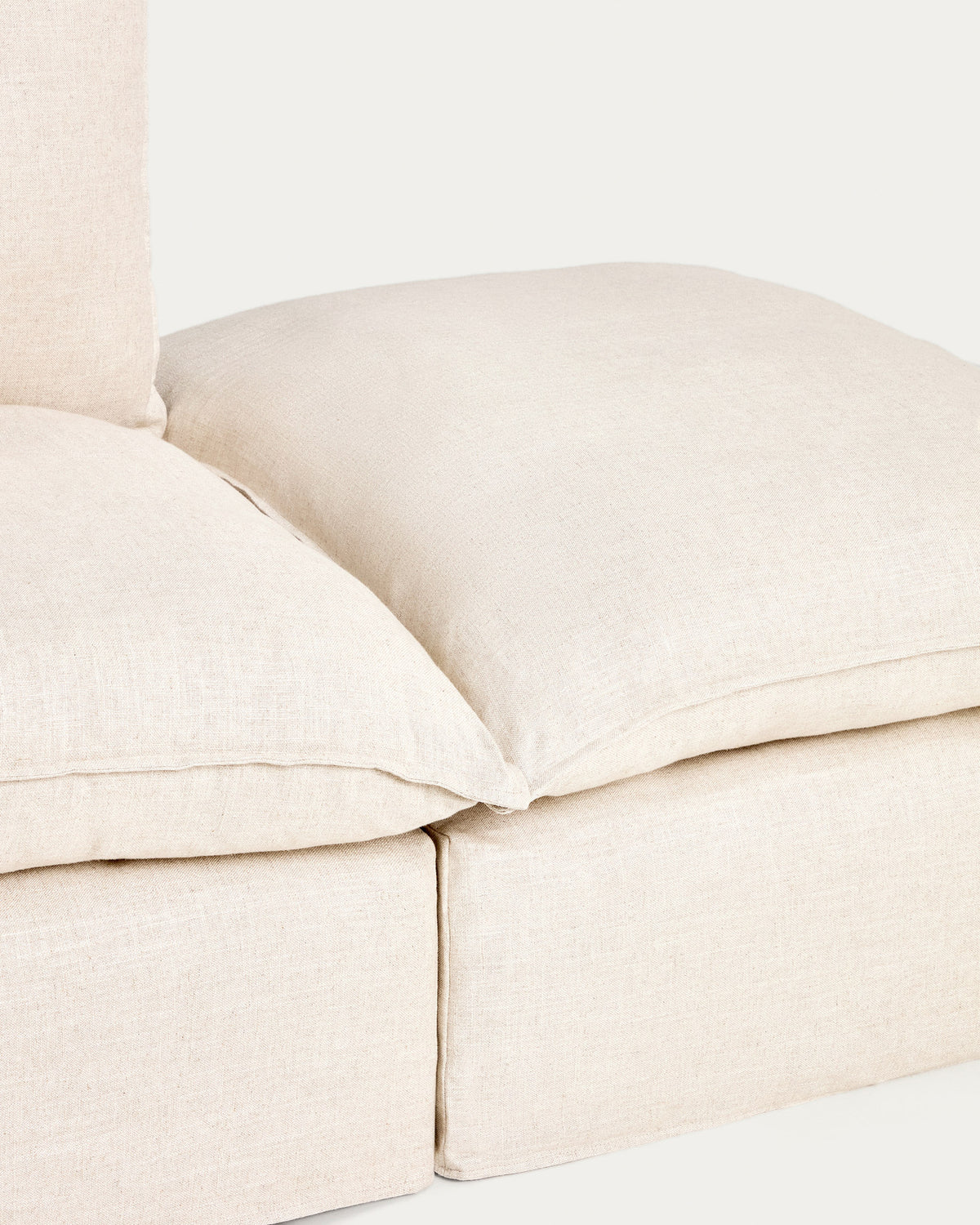 Modulares 4-Sitzer-Ecksofa Anarela mit abnehmbarem Bezug aus Leinen und Viskose in Beige, 287 x 307 cm, FSC Mix Credit in Beige präsentiert im Onlineshop von KAQTU Design AG. 4er Sofa ist von Kave Home