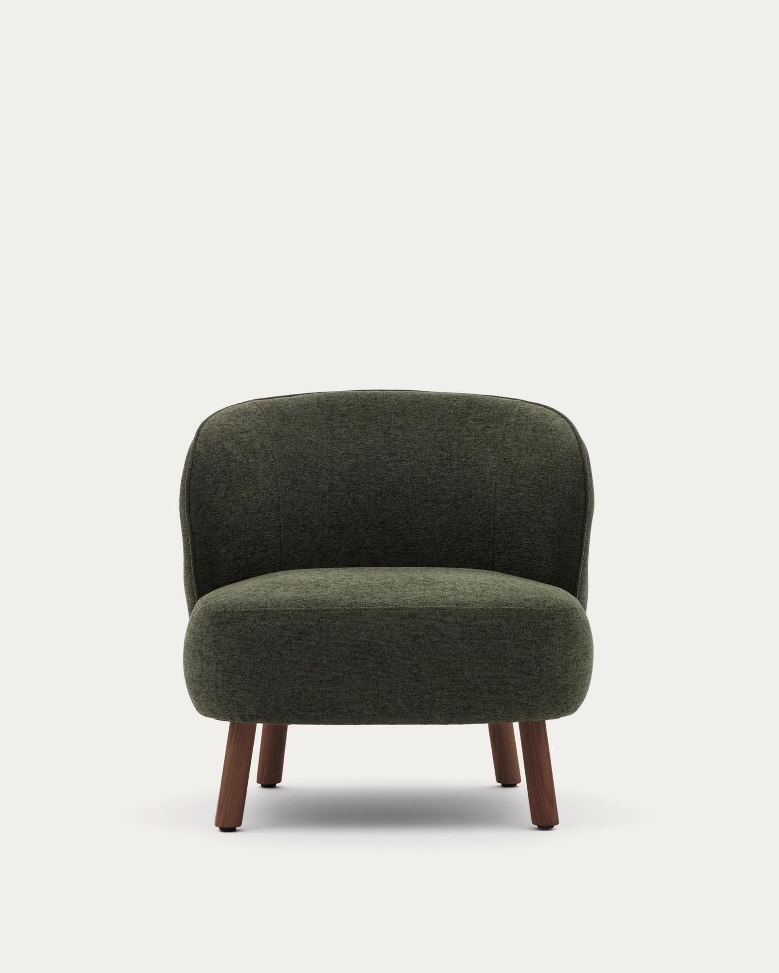 Eleganter Sessel Ulit in grünem Chenille, ausgestattet mit stabilen Eschenholzbeinen in Nussbaum-Finish, ideal für stilvolle Wohnräume.
