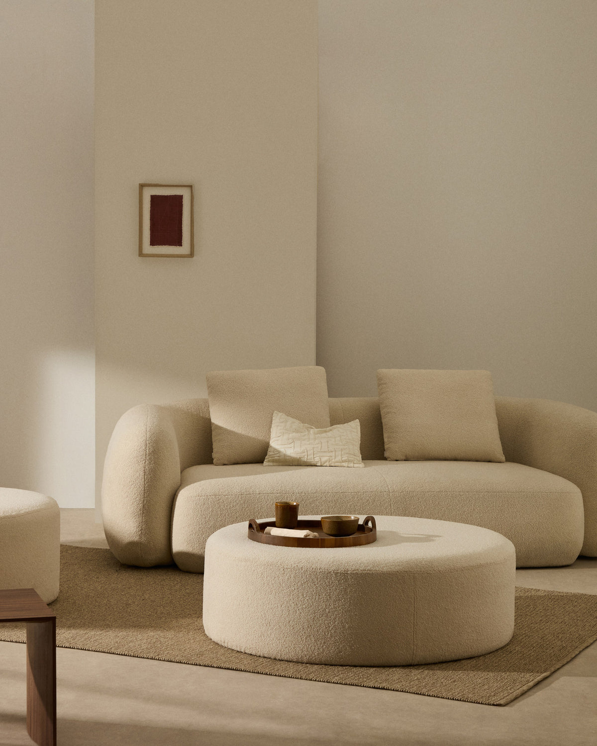 Bezug für Fusshocker Kaeli in Bouclé Farbe Écru Ø 120 cm in Ecru präsentiert im Onlineshop von KAQTU Design AG. Ottoman-Zubehör ist von Kave Home