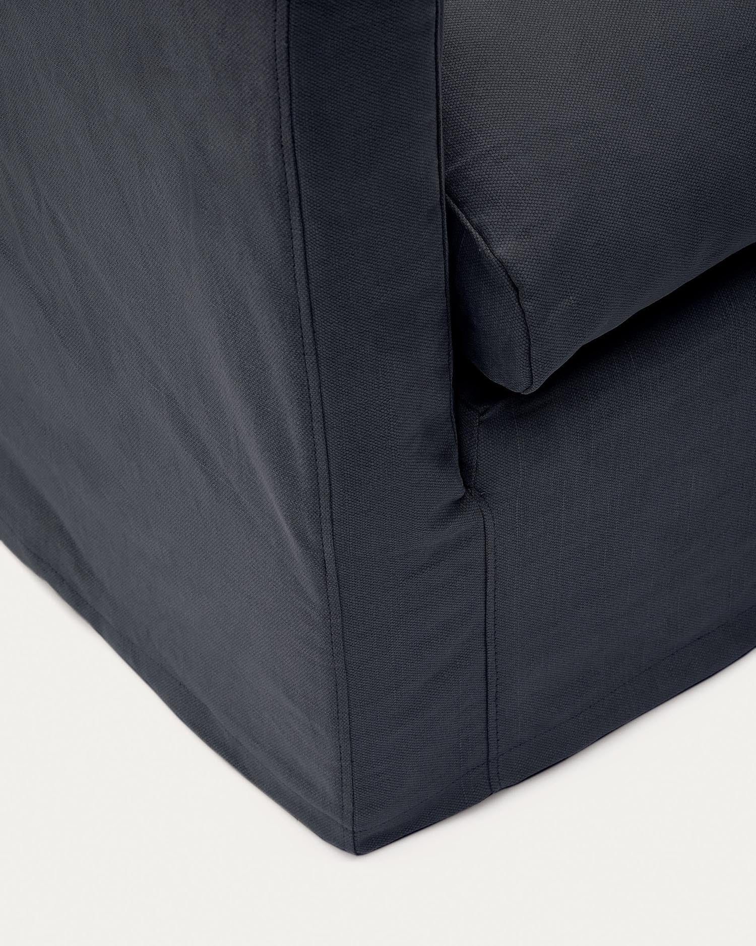 Der stilvolle Nora Sessel von Kave Home vereint modernes Design mit praktischen Funktionen. Der abnehmbare Bezug aus Leinen und Baumwolle in Anthrazitgrau sorgt für Komfort und Pflegeleichtigkeit.