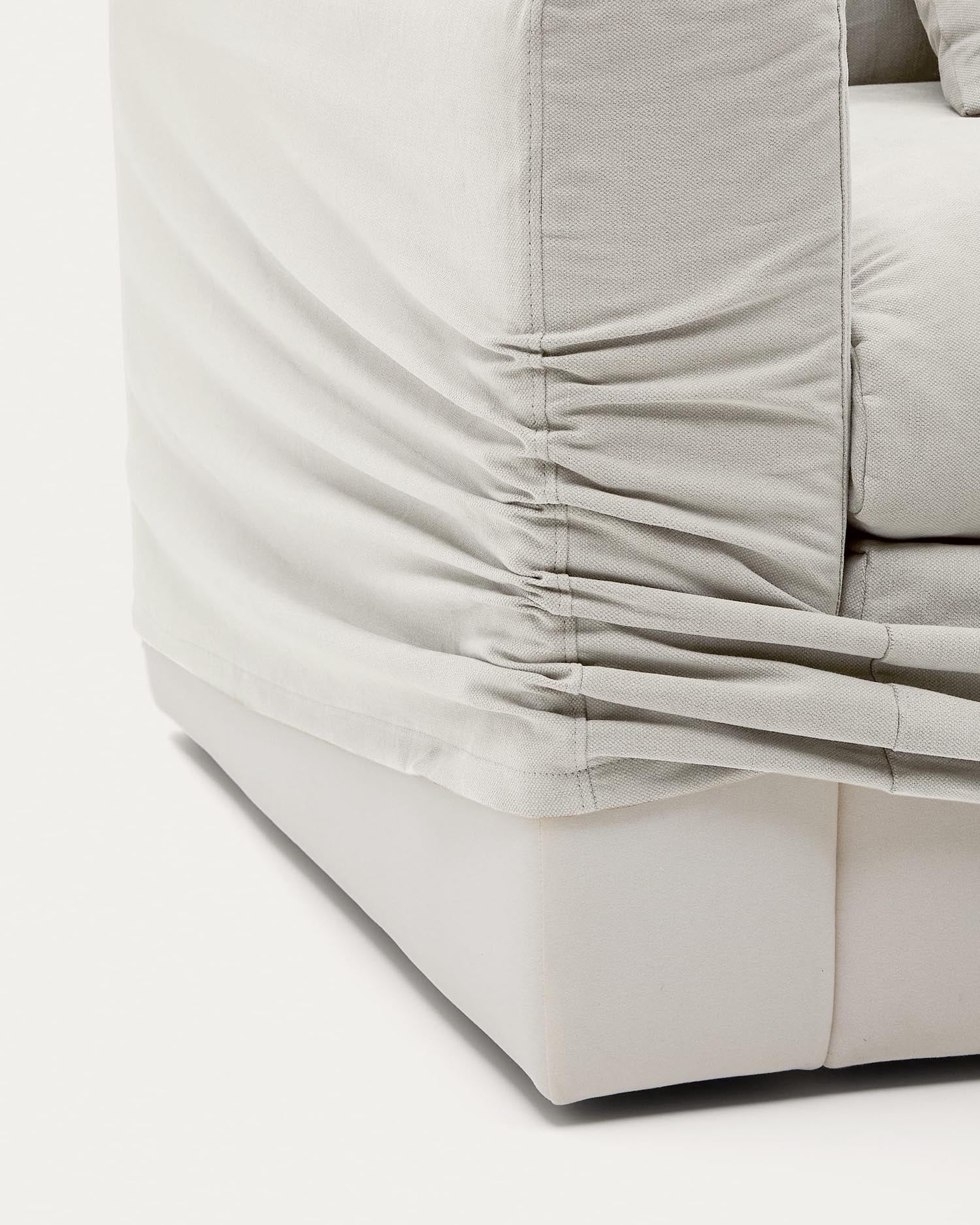 Eleganter Sessel Nora in Ecru, 140 cm, mit abnehmbarem Leinen-Baumwoll-Bezug. Ideal für stilvolle Entspannung und vielseitige Einrichtung.