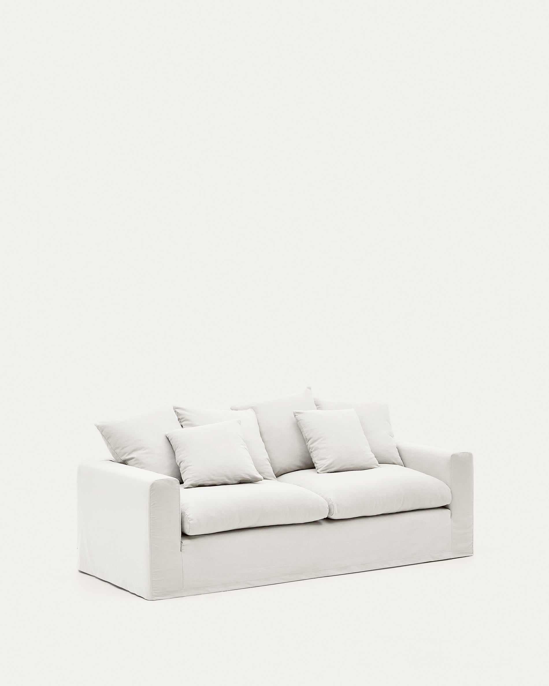 Elegantes Nora 3-Sitzer-Sofa, 240 cm, mit abziehbaren Bezügen aus natürlichem Leinen-Baumwoll-Mix, ideal für stilvolle Wohnräume.