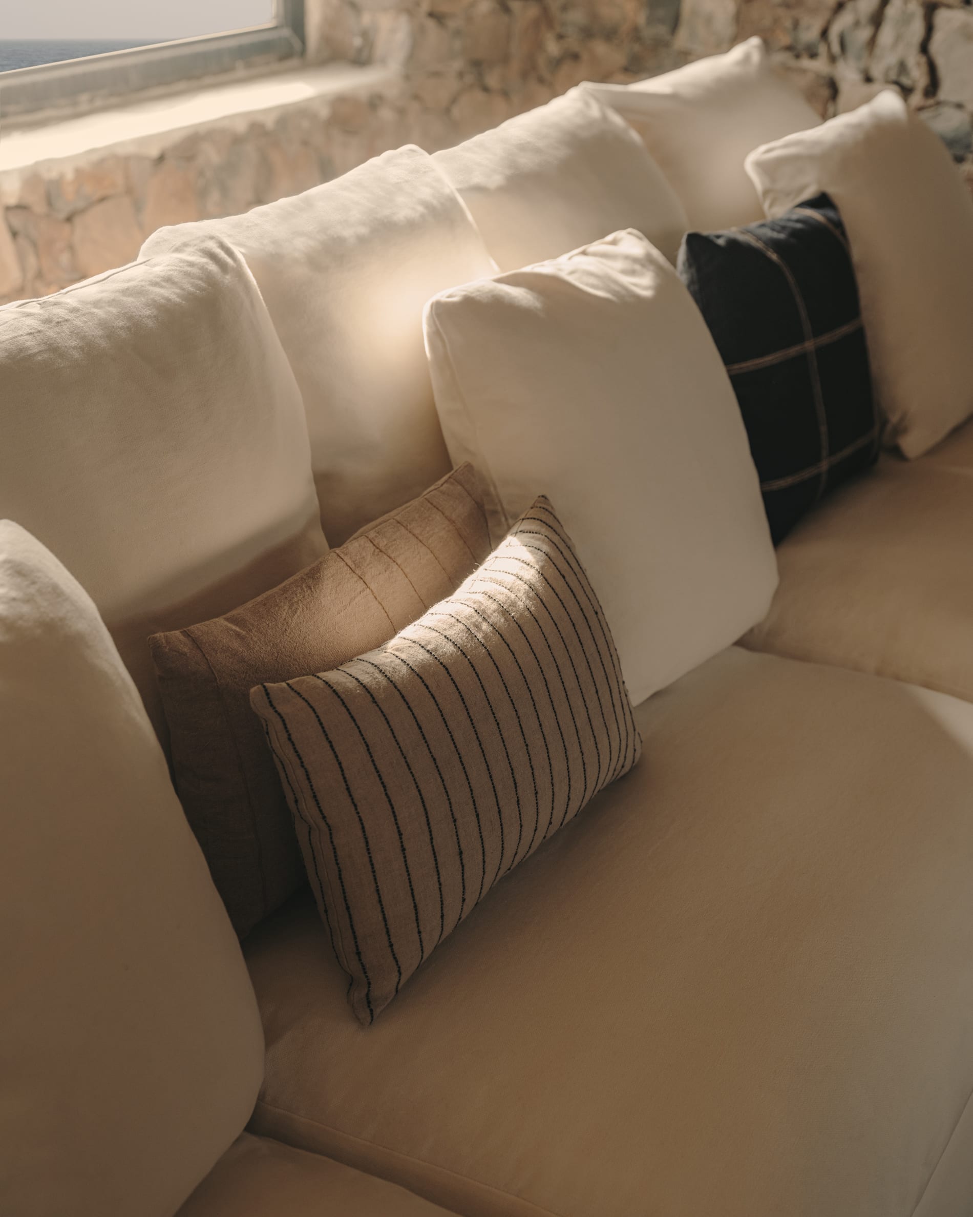 Nora 4-Sitzer Sofa, 340 cm, abziehbare Leinen-Baumwollbezüge, naturfarben, stilvoll und bequem für Ihr modernes Zuhause.