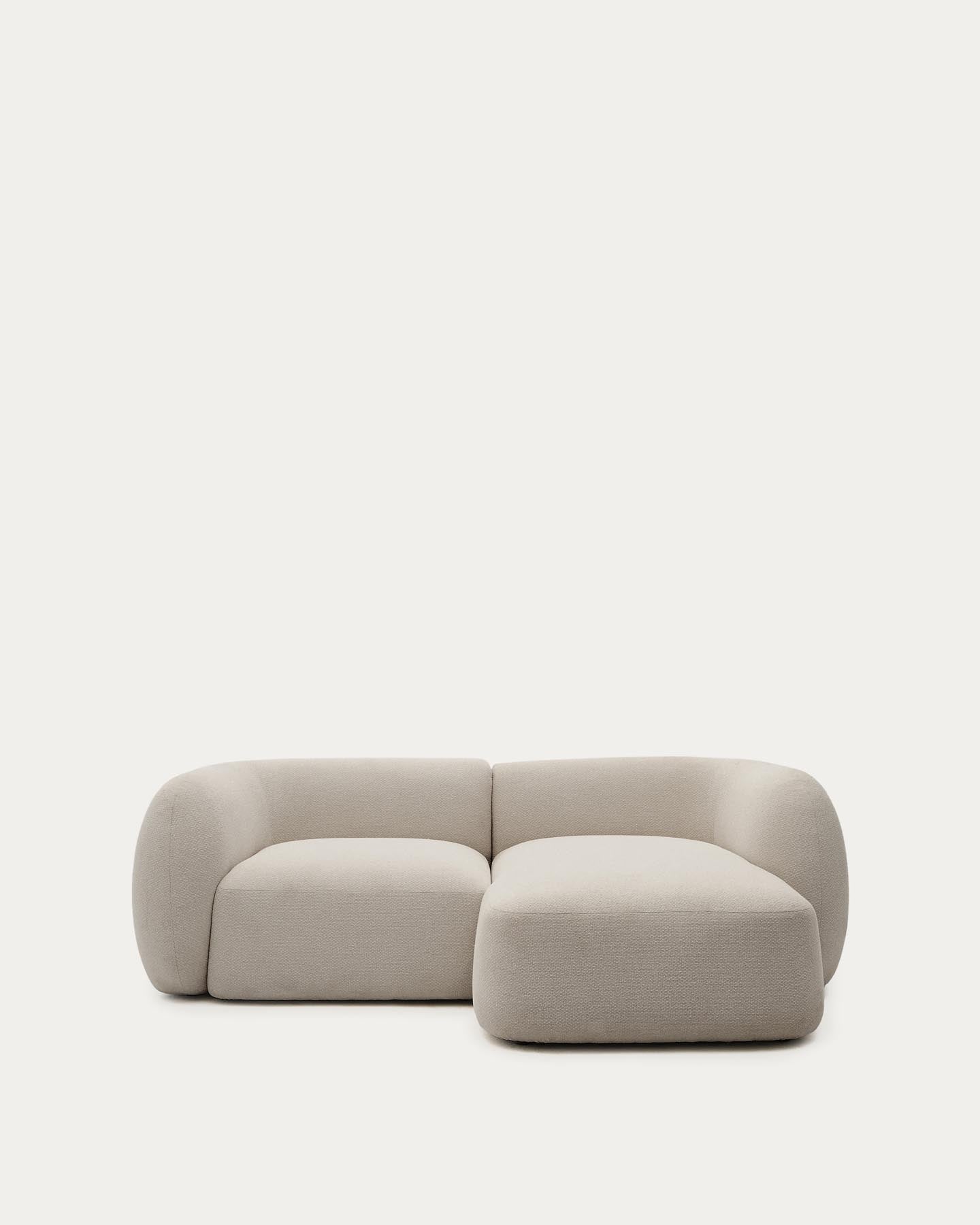 Schwer entflammbares 2-Sitzer-Modularsofa Martina mit Chenille und Chaiselongue rechts in Steinton 230 cm in Steinfarben präsentiert im Onlineshop von KAQTU Design AG. L-Sofa rechts ist von Kave Home