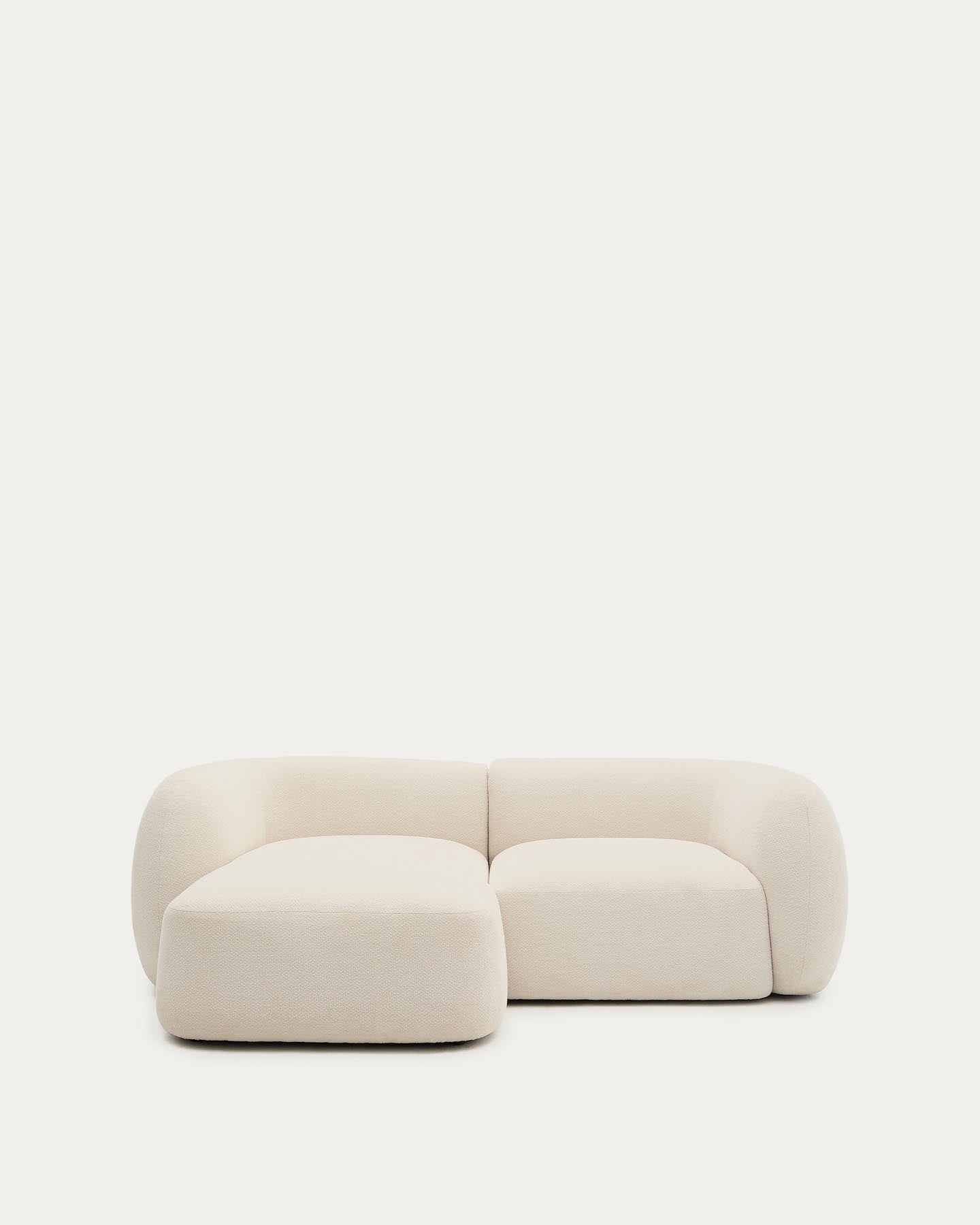 Schwer entflammbares 2-Sitzer-Modularsofa Martina mit Chenille und Chaiselongue links in Ecru 230 cm in Ecru präsentiert im Onlineshop von KAQTU Design AG. L-Sofa links ist von Kave Home