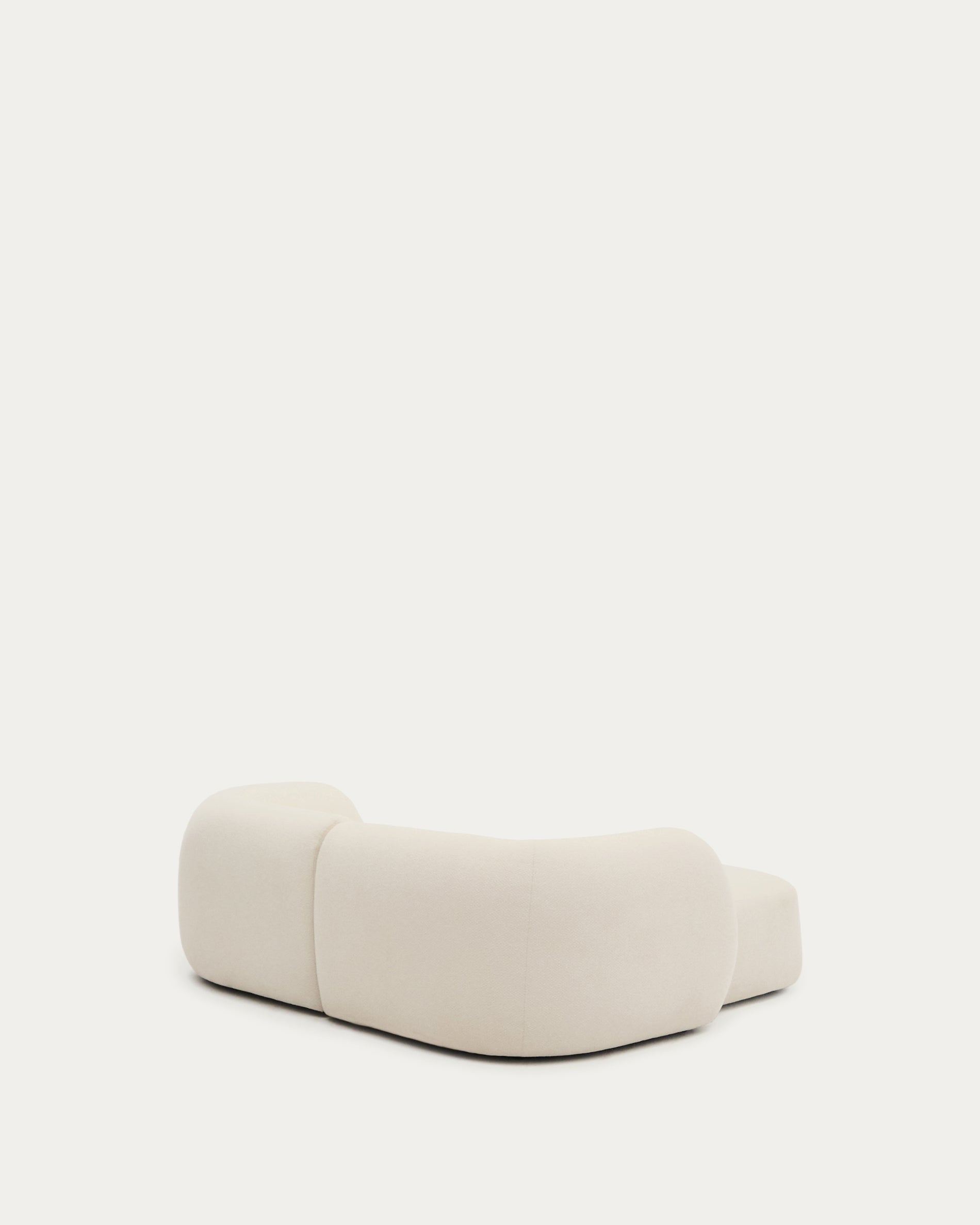 Schwer entflammbares 2-Sitzer-Modularsofa Martina mit Chenille und Chaiselongue links in Ecru 230 cm in Ecru präsentiert im Onlineshop von KAQTU Design AG. L-Sofa links ist von Kave Home