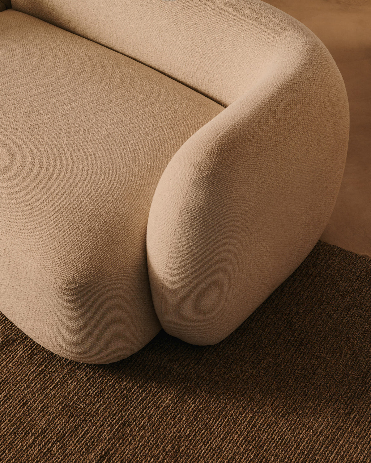 Schwer entflammbares 2-Sitzer-Modularsofa Martina mit Chenille und Chaiselongue links in Ecru 230 cm in Ecru präsentiert im Onlineshop von KAQTU Design AG. L-Sofa links ist von Kave Home