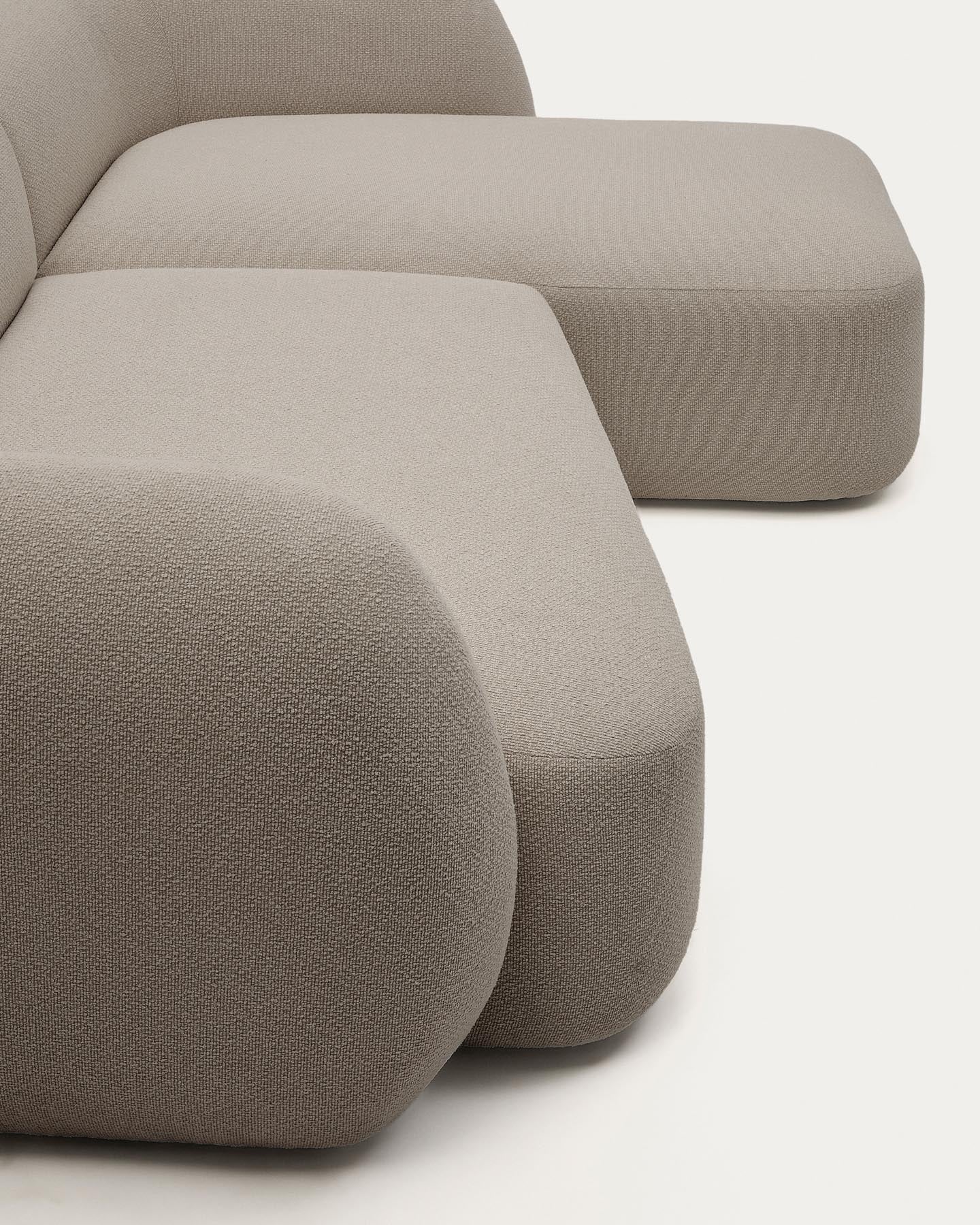 Schwer entflammbares 3-Sitzer-Modularsofa Martina mit Chenille und Chaiselongue rechts in Steinton 287 cm in Steinfarben präsentiert im Onlineshop von KAQTU Design AG. L-Sofa rechts ist von Kave Home
