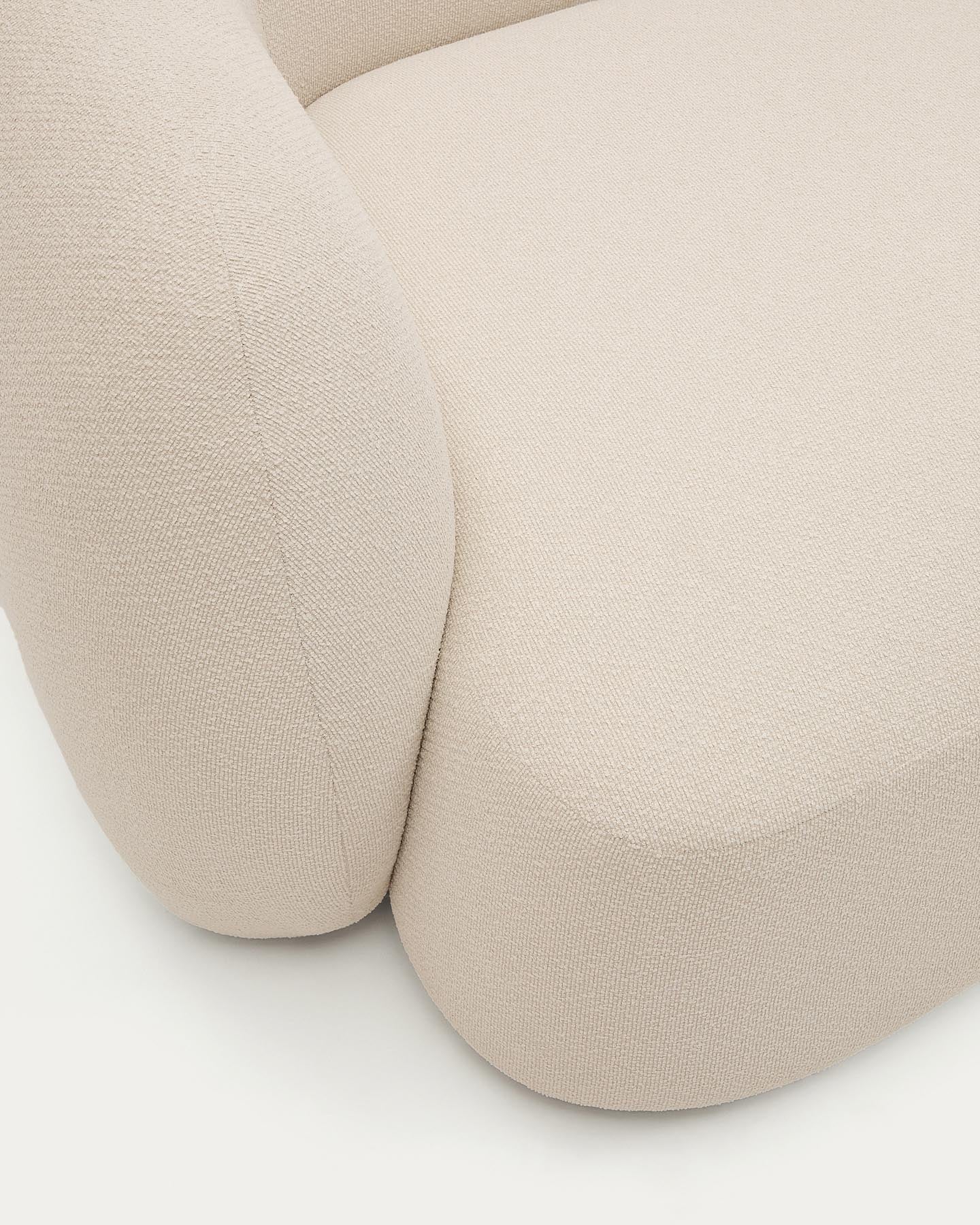 Schwer entflammbares 4-Sitzer-Modularsofa Martina mit Chenille und Chaiselongue rechts in Ecru 377 cm in Ecru präsentiert im Onlineshop von KAQTU Design AG. L-Sofa rechts ist von Kave Home