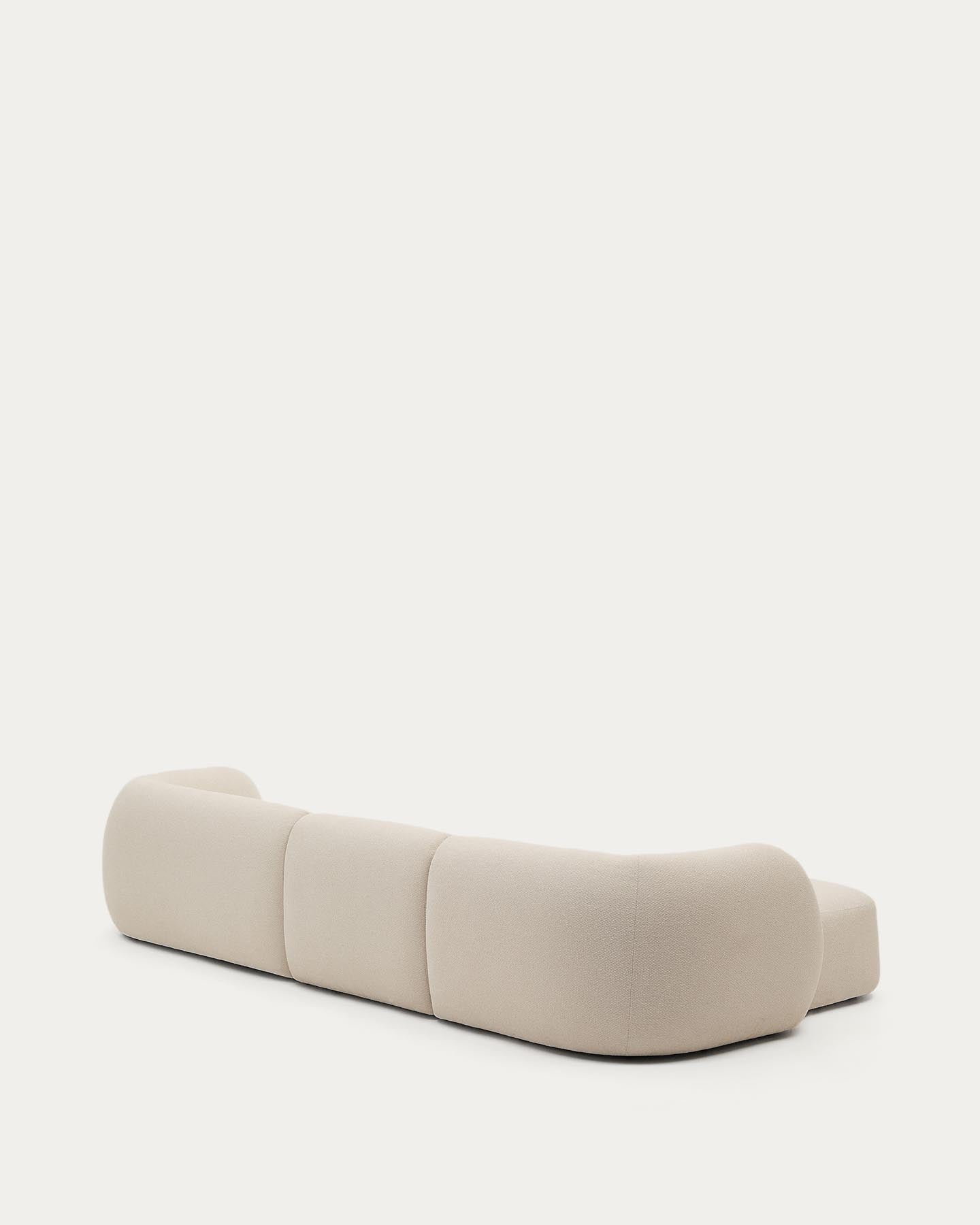 Schwer entflammbares 4-Sitzer-Modularsofa Martina mit Chenille und Chaiselongue links in Ecru 377 cm in Ecru präsentiert im Onlineshop von KAQTU Design AG. L-Sofa links ist von Kave Home