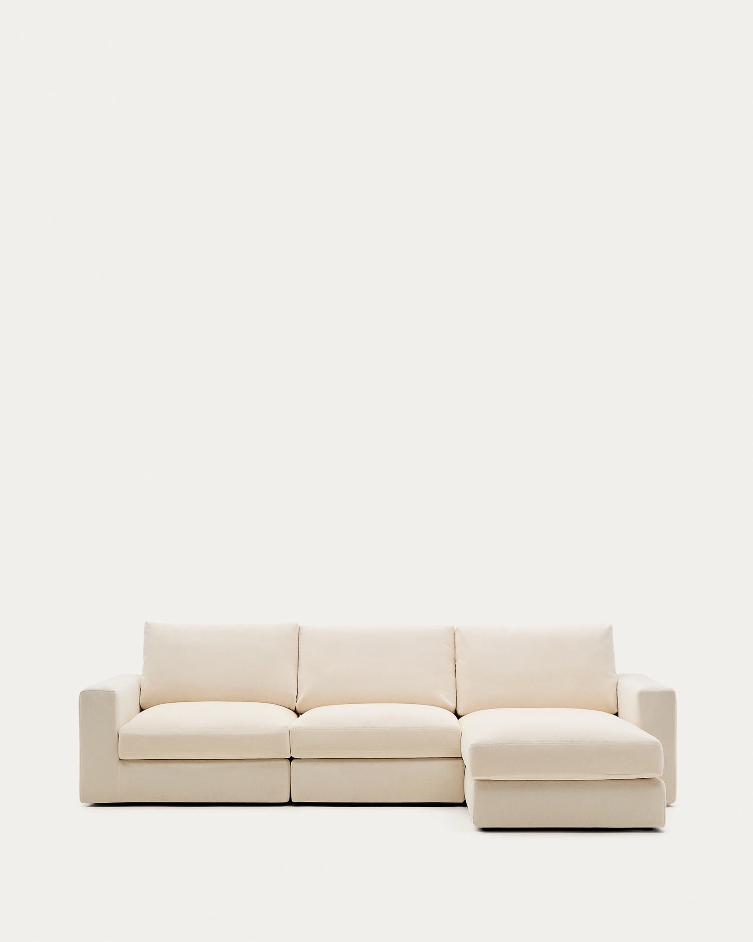 Modulares Sofa Alea für 4 Personen mit abnehmbarem Bezug aus Chenille mit Chaiselongue rechts in Ecru, 310 cm in Ecru präsentiert im Onlineshop von KAQTU Design AG. 4er Sofa ist von Kave Home