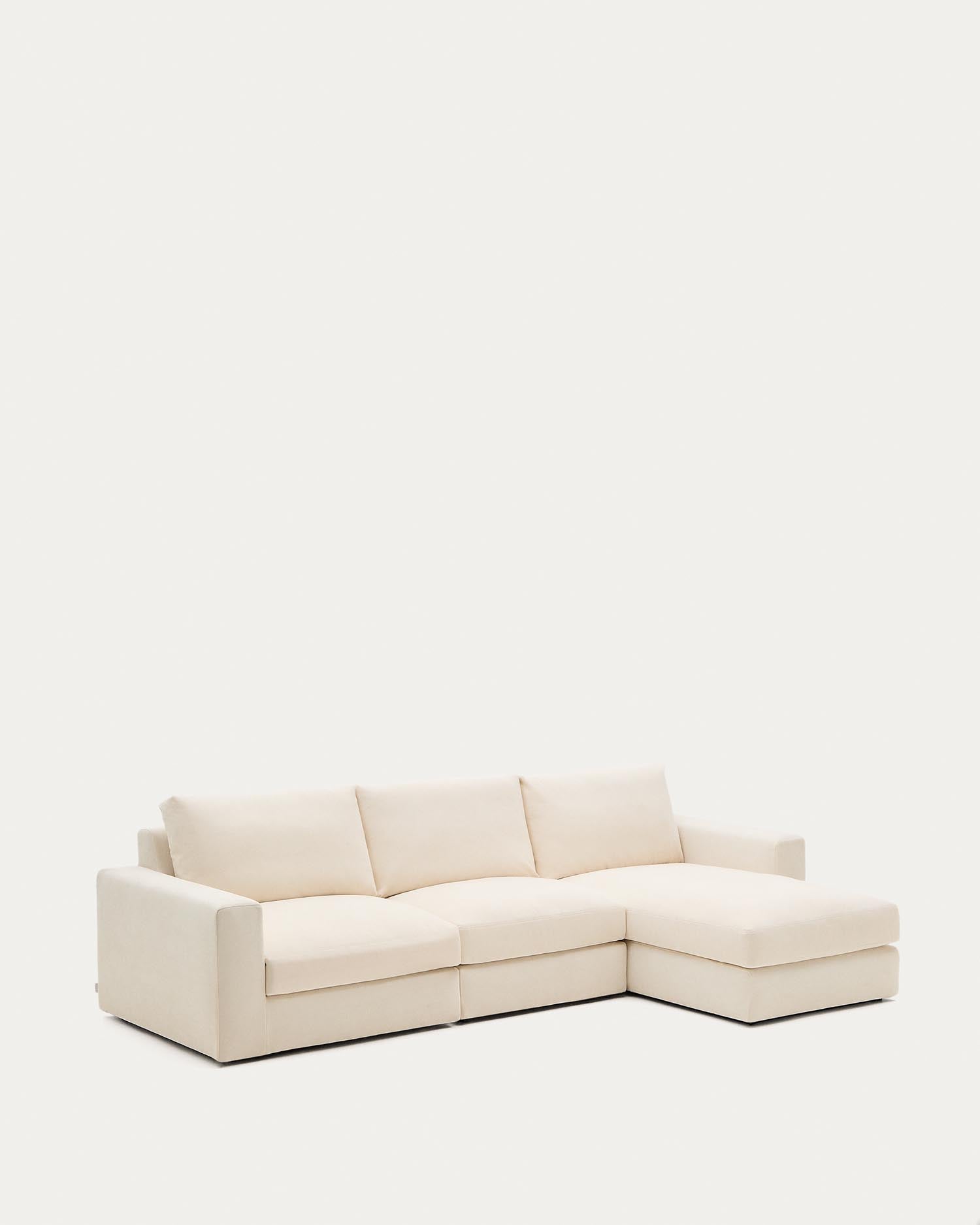 Erleben Sie das modulare Sofa Alea für 4 Personen: Stilvolles Design, abnehmbarer Chenillebezug und anpassbare Chaiselongue für maximalen Komfort.