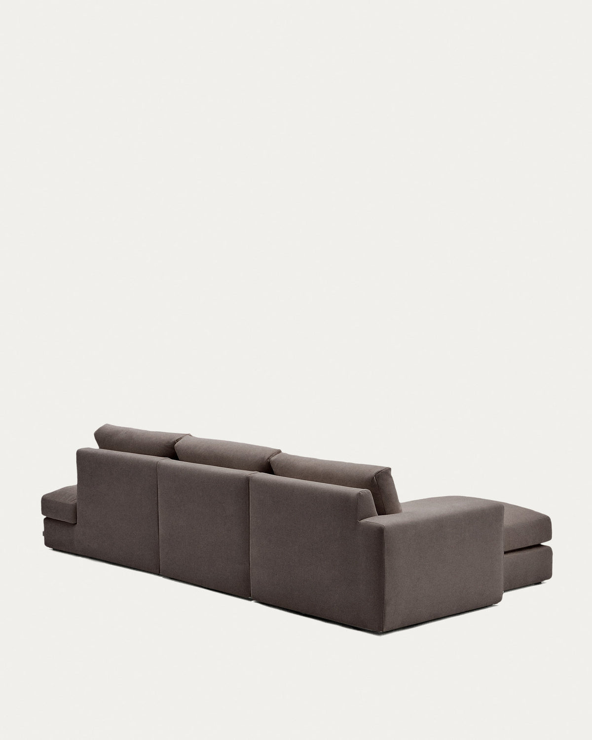 Modulares Sofa Alea für 5 Personen mit abnehmbarem Bezug aus dunkelbrauner Chenille und Chaiselongue links, 340 cm in Dunkelbraun präsentiert im Onlineshop von KAQTU Design AG. 5er Sofa ist von Kave Home