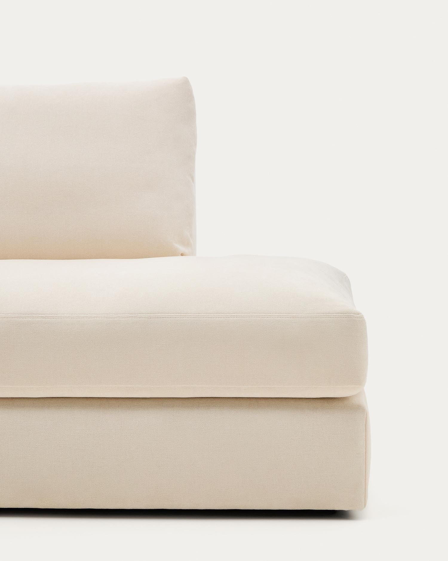Entdecken Sie das modulare Sofa Alea von Kave Home: Platz für 5, abnehmbarer Chenille-Bezug und stilvolle Chaiselongue links für höchsten Komfort.