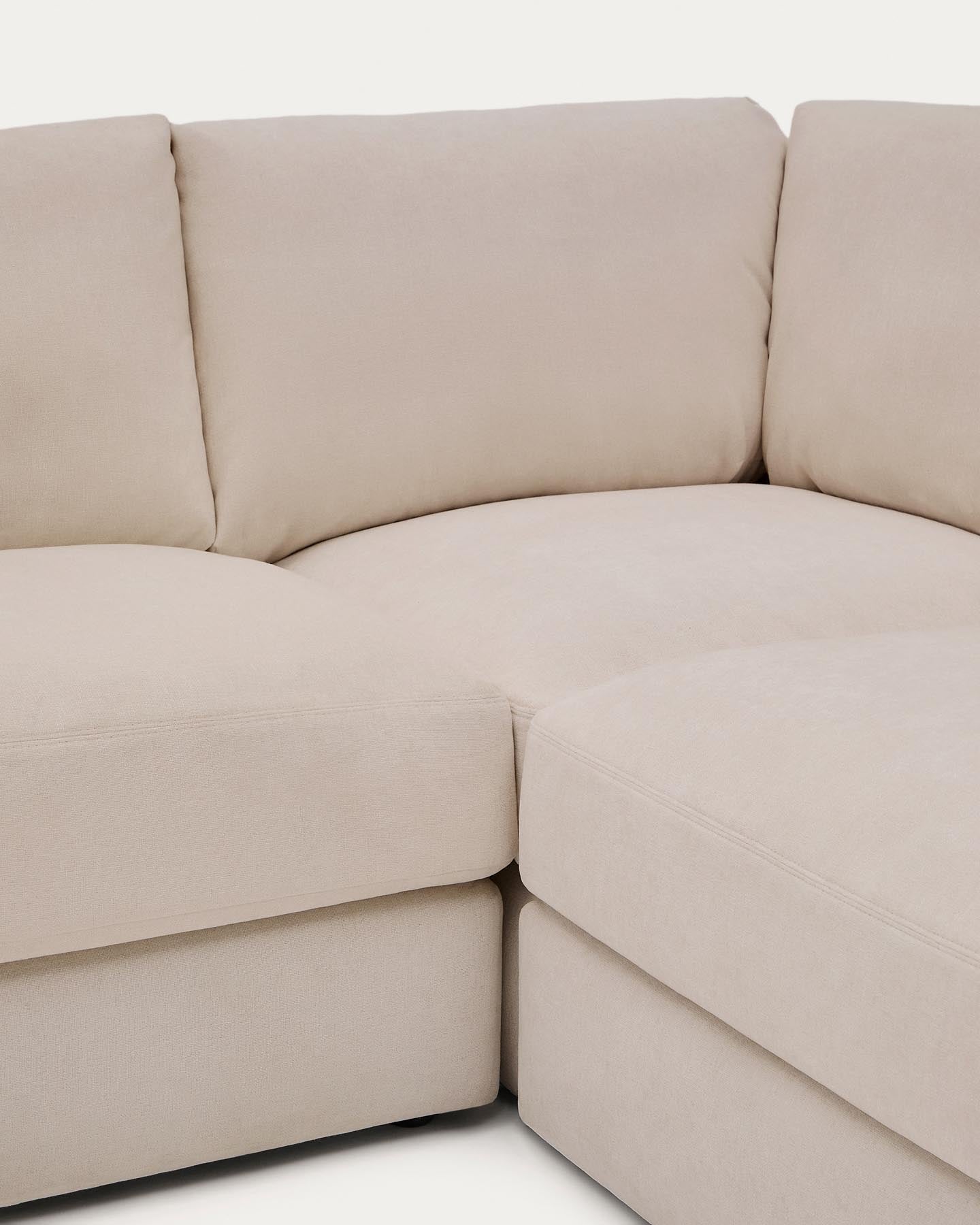 Modulares 5-Sitzer-Ecksofa Alea mit Bezug aus Chenille in Beige, 310 x 310 cm in Beige präsentiert im Onlineshop von KAQTU Design AG. 3er Sofa ist von Kave Home