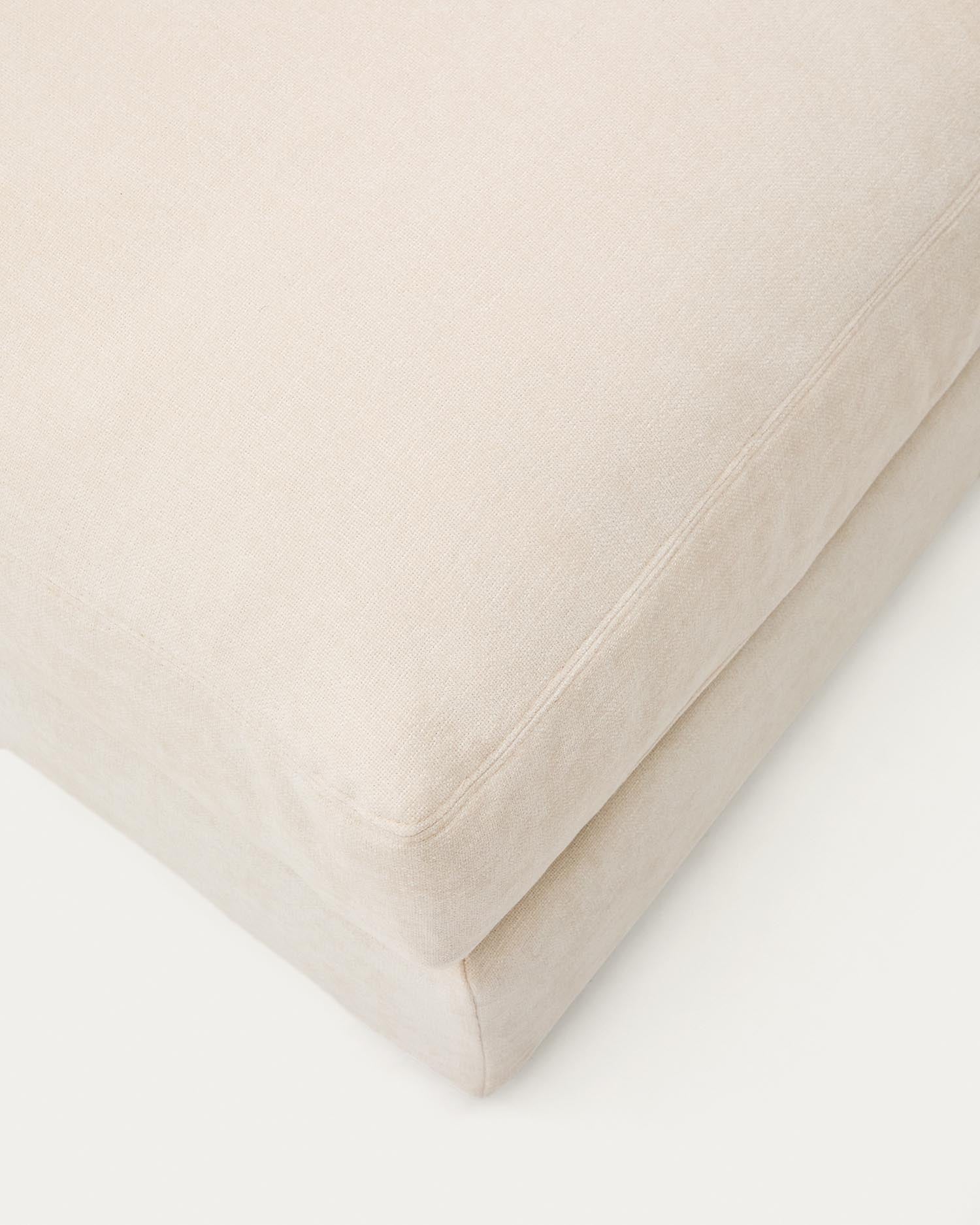 Erleben Sie die Fußablage Alea von Kave Home in Ecru. Mit abnehmbarem Chenille-Bezug, 90 x 90 cm – perfekter Komfort für Ihr Zuhause.