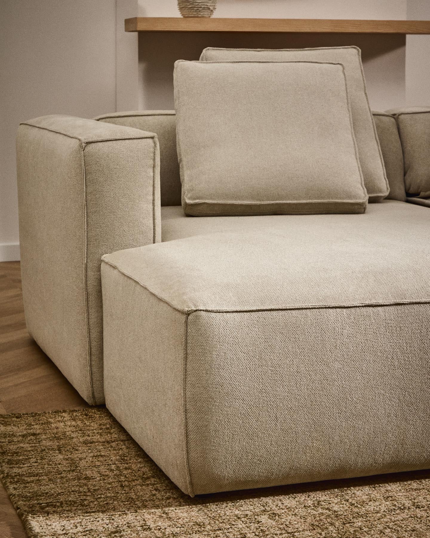 3-Sitzer Bettsofa Marela mit Chaiselongue links in beiger Chenille, 236 cm, FSC Mix Credit in Beige präsentiert im Onlineshop von KAQTU Design AG. Bettsofa ist von Kave Home