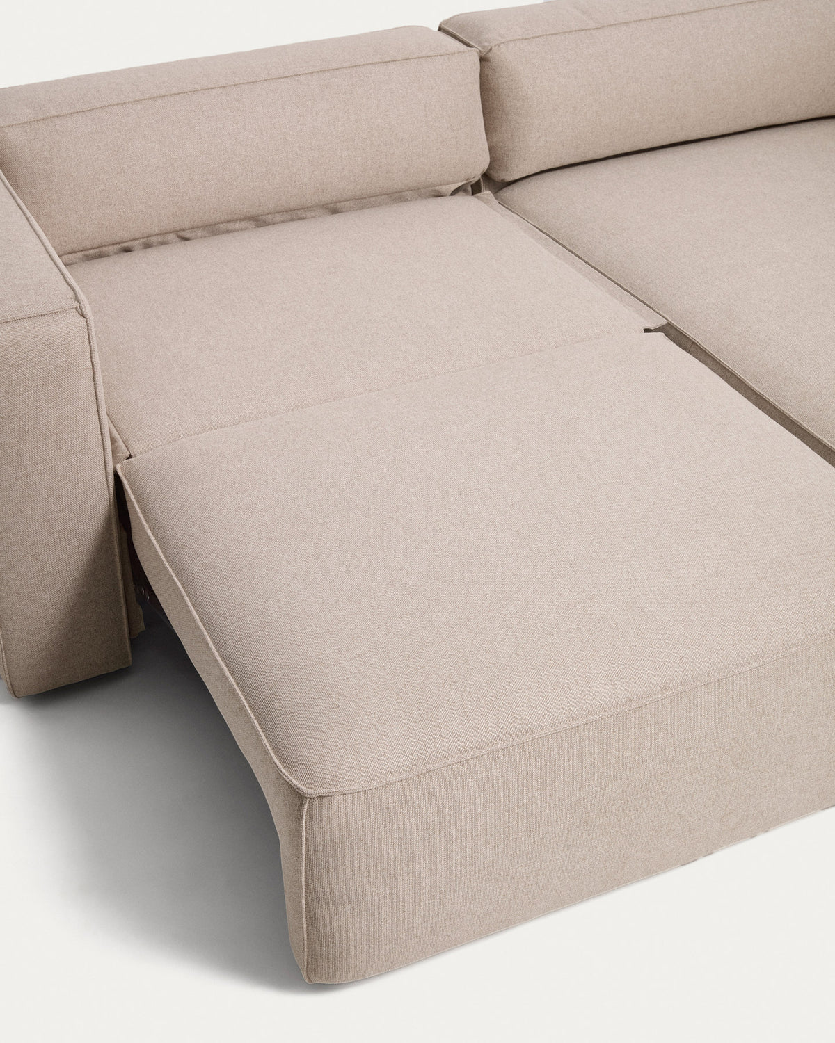 Beiges 3-Sitzer-Bettsofa Marela mit Chaiselongue rechts, Stoffbezug und schwarzen Beinen