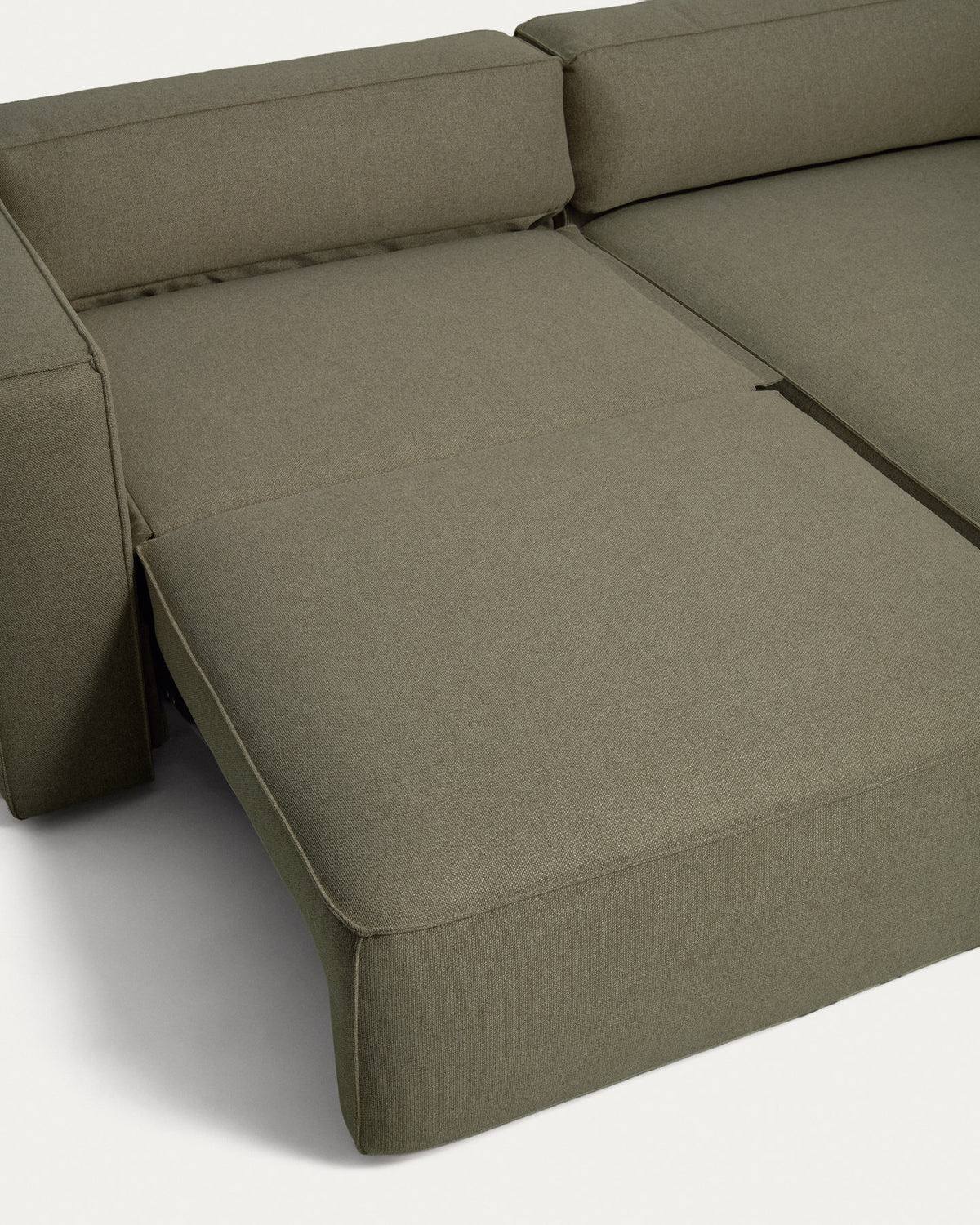 Dunkelgrünes Bettsofa Marela mit Chaiselongue rechts, Gewebebezug, Armlehnen und schwarzen Beinen
