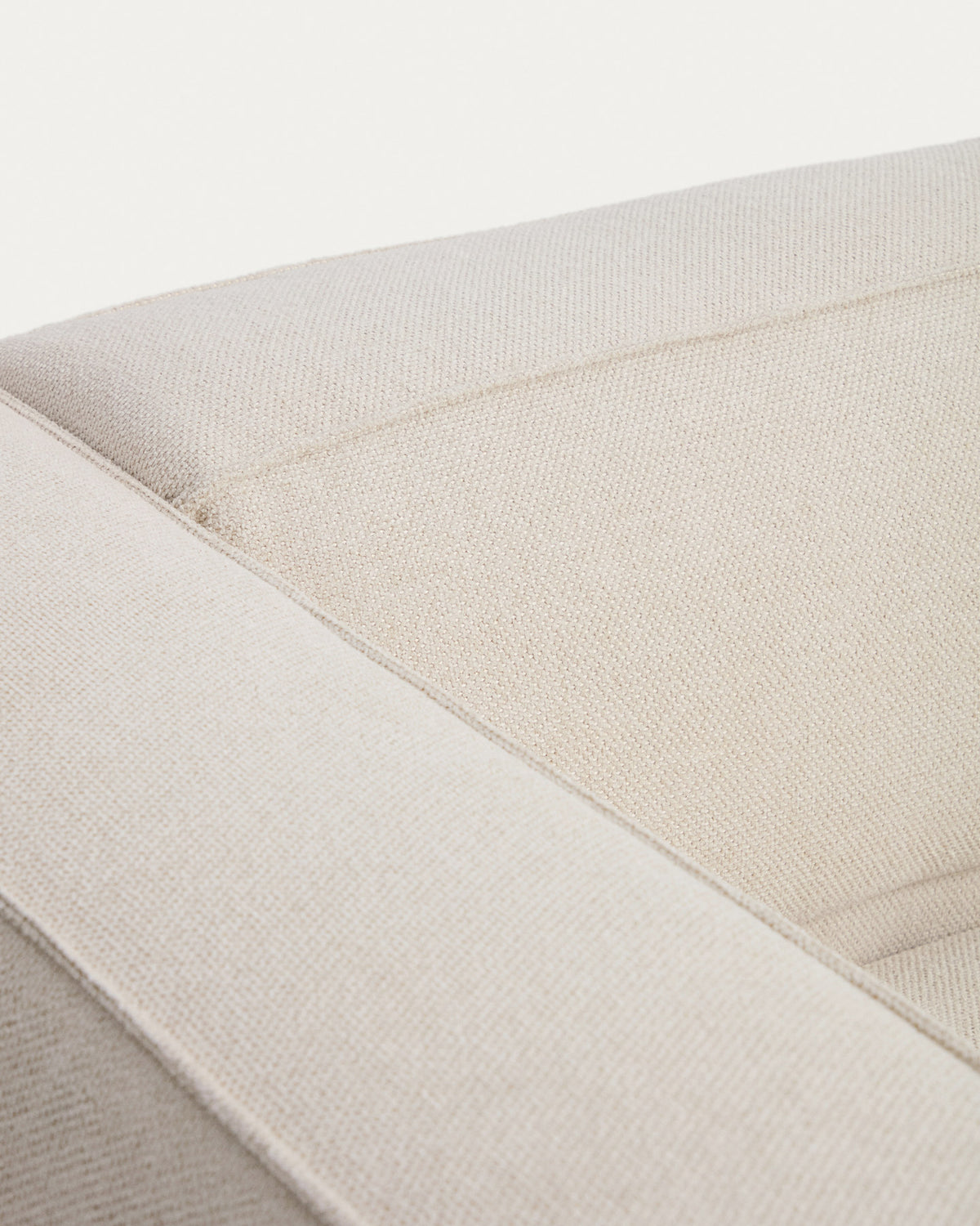 Beiges Bettsofa Marela mit Chaiselongue rechts, Chenillebezug in Ecru, schwarze Beine