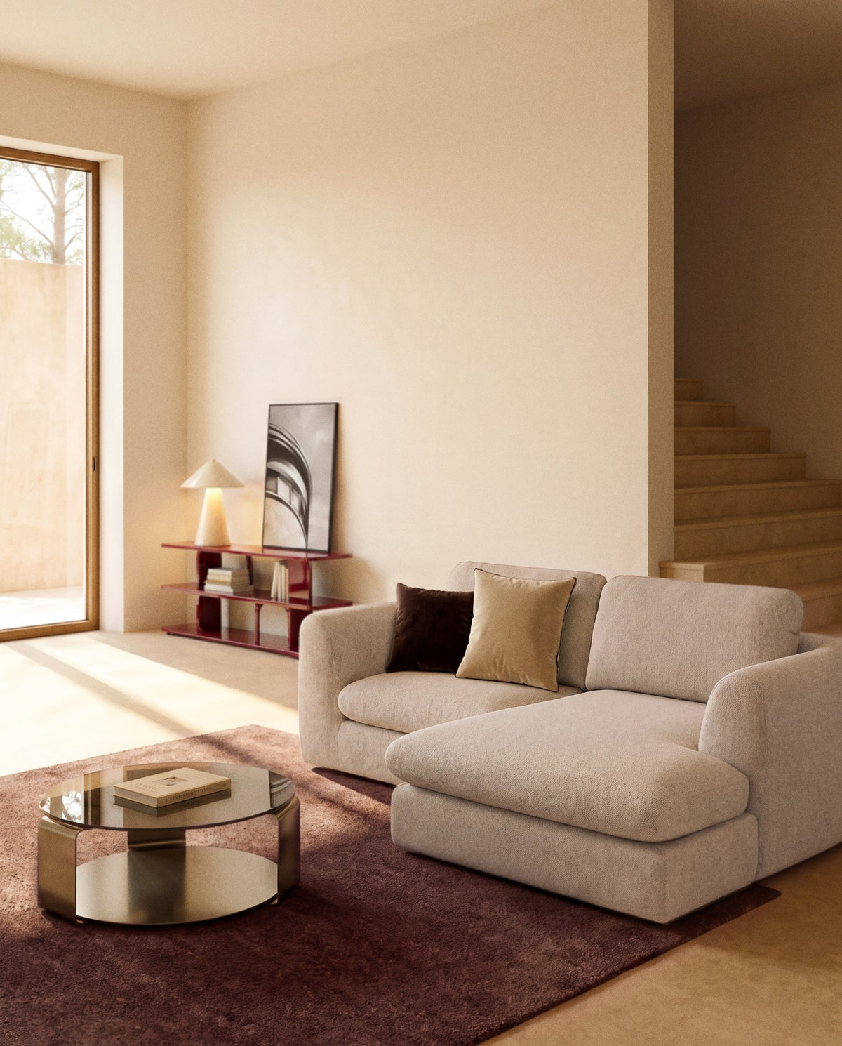 3-Sitzer Sofa Vera in Beige mit Chaiselongue links, gepolstertem Gewebebezug, schwarzen Polypropylen-Beinen und runden Armlehnen von Kave Home