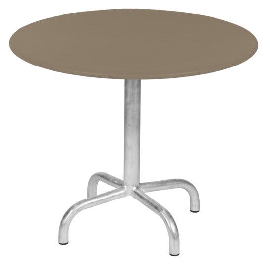 Der elegante Beistelltisch Rigi von Schaffner mit 60 cm Durchmesser ist perfekt für Ihre Terrasse oder den Garten – ein echter Blickfang!