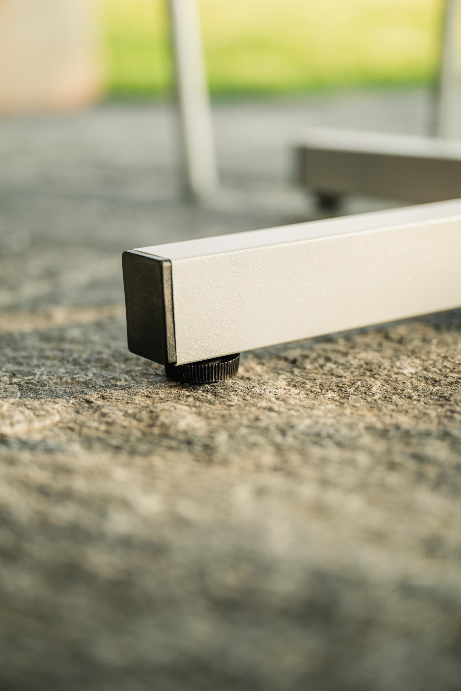 Luzern Glasfaser-Gartentisch Decor ø100 klappbar in Stromboli hell präsentiert im Onlineshop von KAQTU Design AG. Gartentisch ist von Schaffner