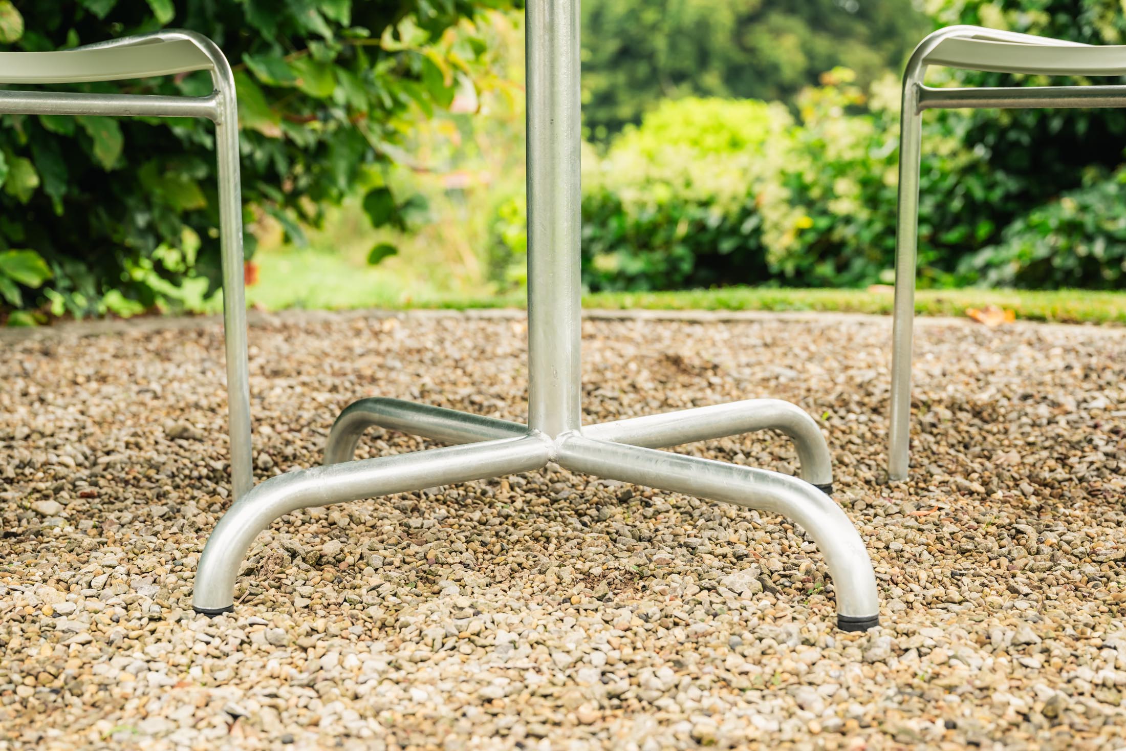 Davos Glasfaser-Salontisch ø100 / 62 klappbar in Pastellgrün präsentiert im Onlineshop von KAQTU Design AG. Beistelltisch Outdoor ist von Schaffner