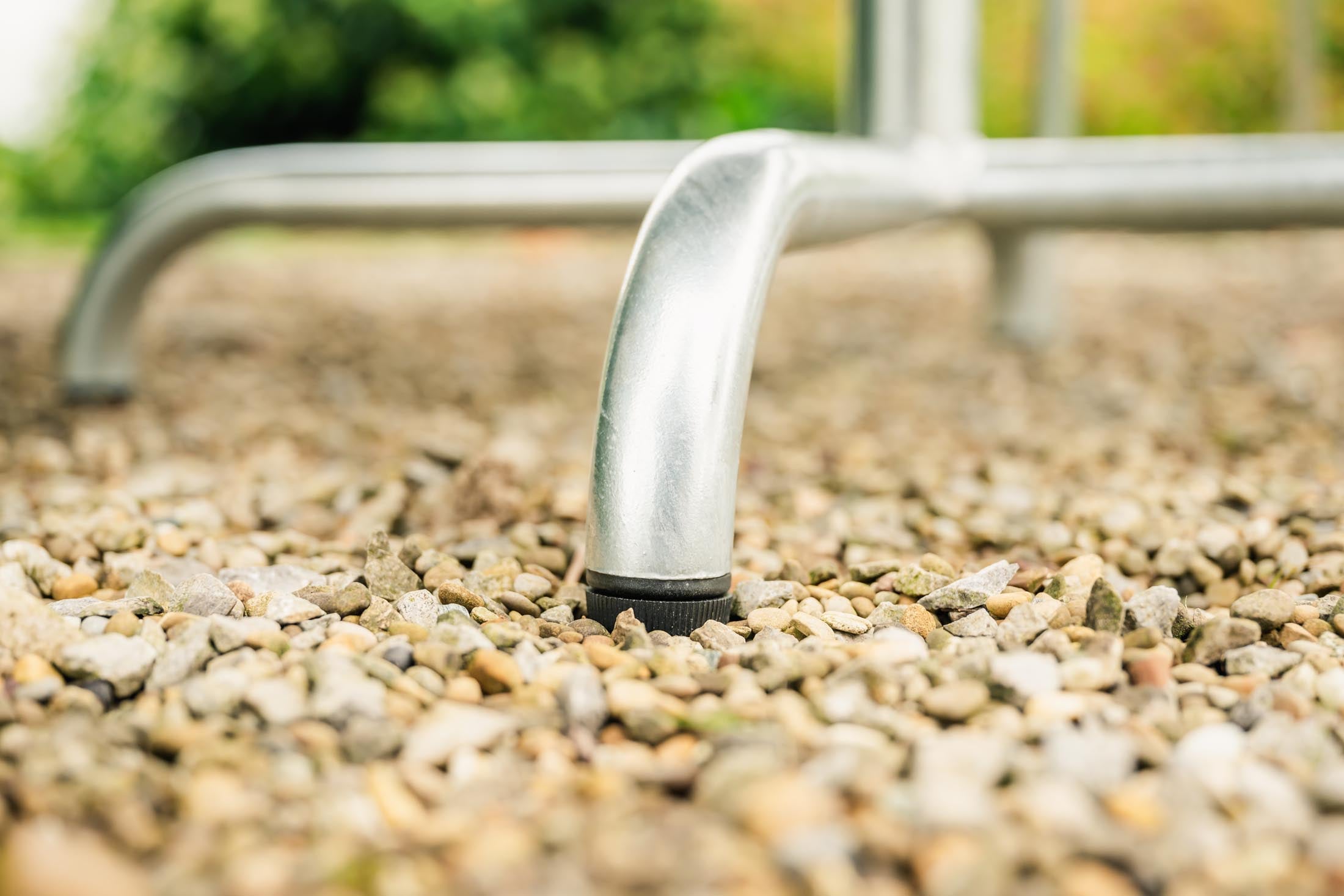 Davos Glasfaser-Salontisch ø100 / 62 klappbar in Pastellgrün präsentiert im Onlineshop von KAQTU Design AG. Beistelltisch Outdoor ist von Schaffner