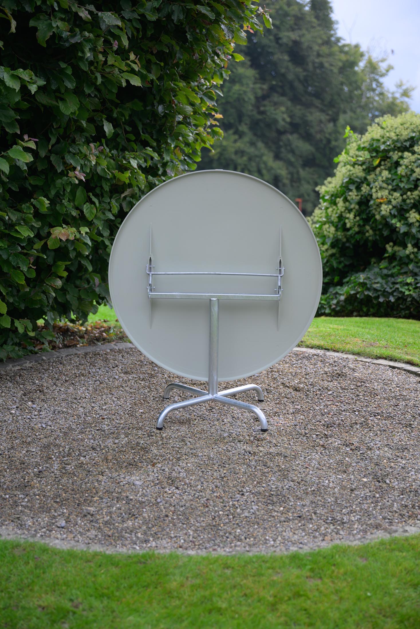 Eleganter, klappbarer Davos Glasfaser-Salontisch ø100/62 cm, wetterfest, hitzebeständig, langlebig, pflegeleicht – ideal für Garten, Terrasse und Outdoor.