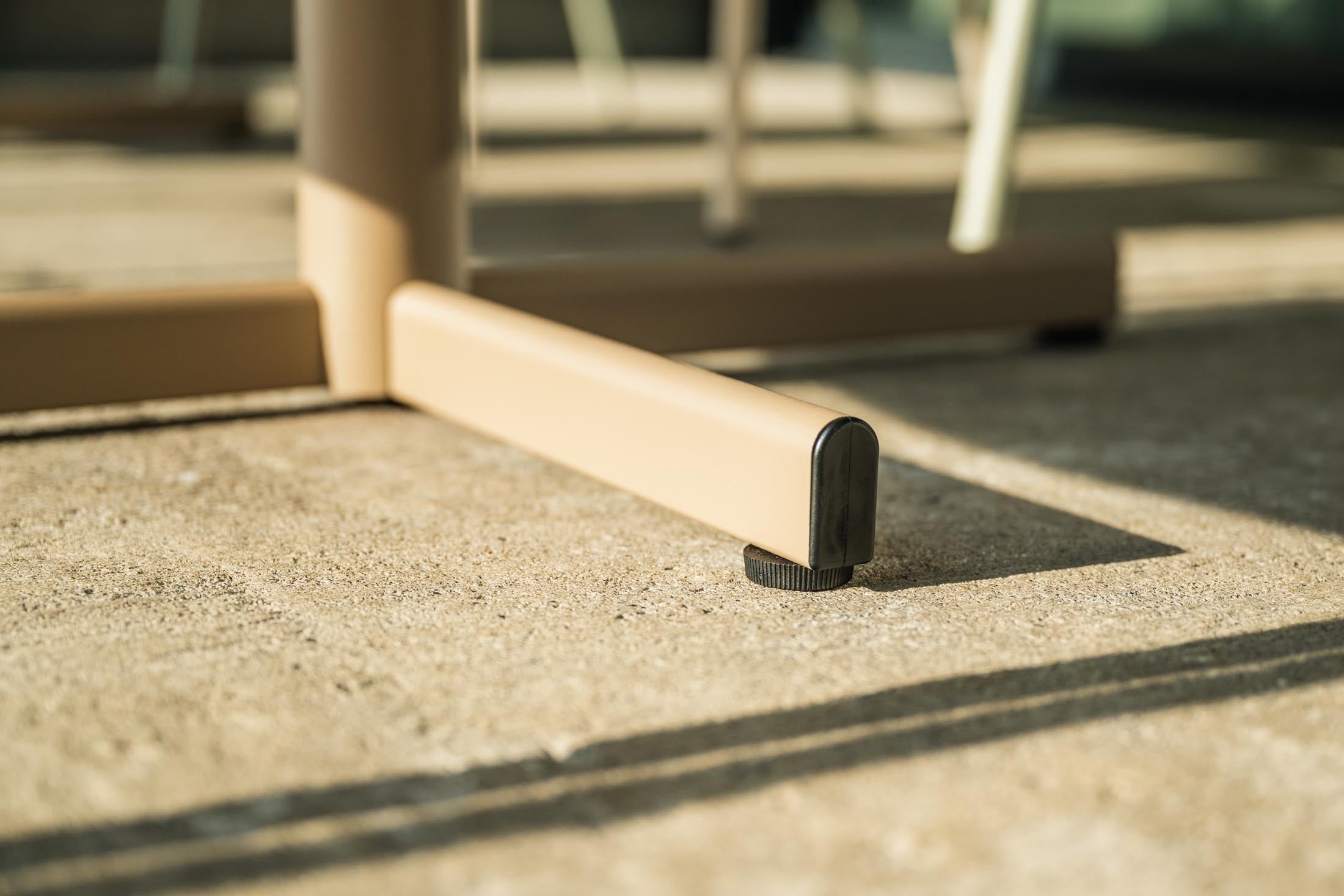 Eleganter Glasfaser-Gartentisch 160/218x95 cm, klappbar & ausziehbar, wetterfest, pflegeleicht, Schweizer Qualität – ideal für Garten, Balkon & Terrasse.