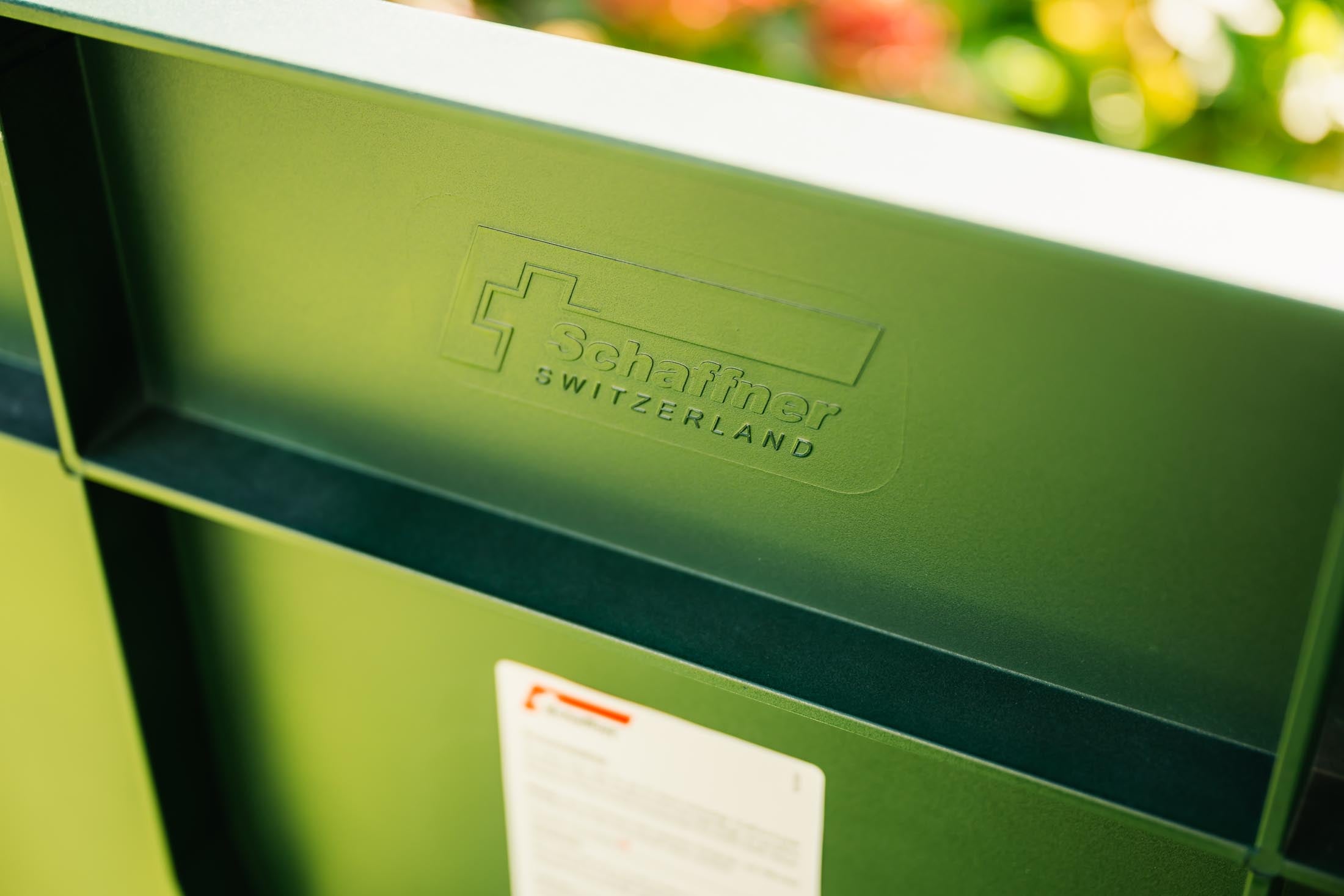 Bodensee Glasfaser-Gartentisch 80x80 klappbar in Graphit präsentiert im Onlineshop von KAQTU Design AG. Gartentisch ist von Schaffner