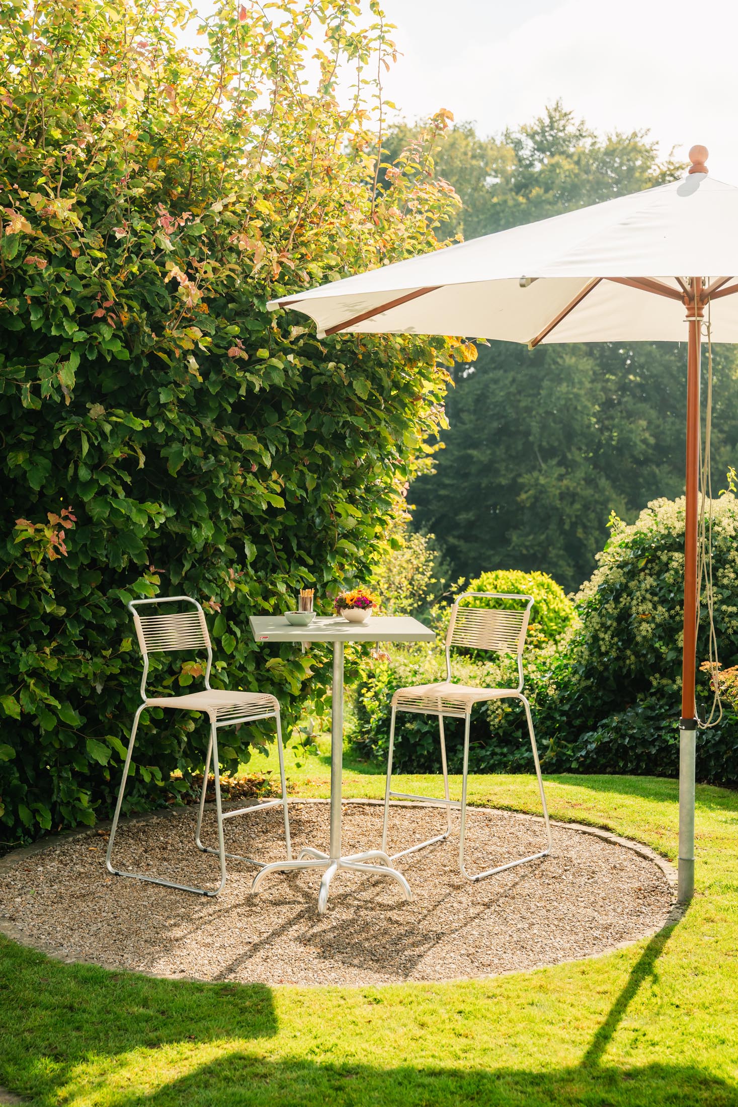 Säntis Metall-Stehtisch Outdoor 80x80 /110 klappbar in Pastellgrün präsentiert im Onlineshop von KAQTU Design AG. Hochtisch Outdoor ist von Schaffner