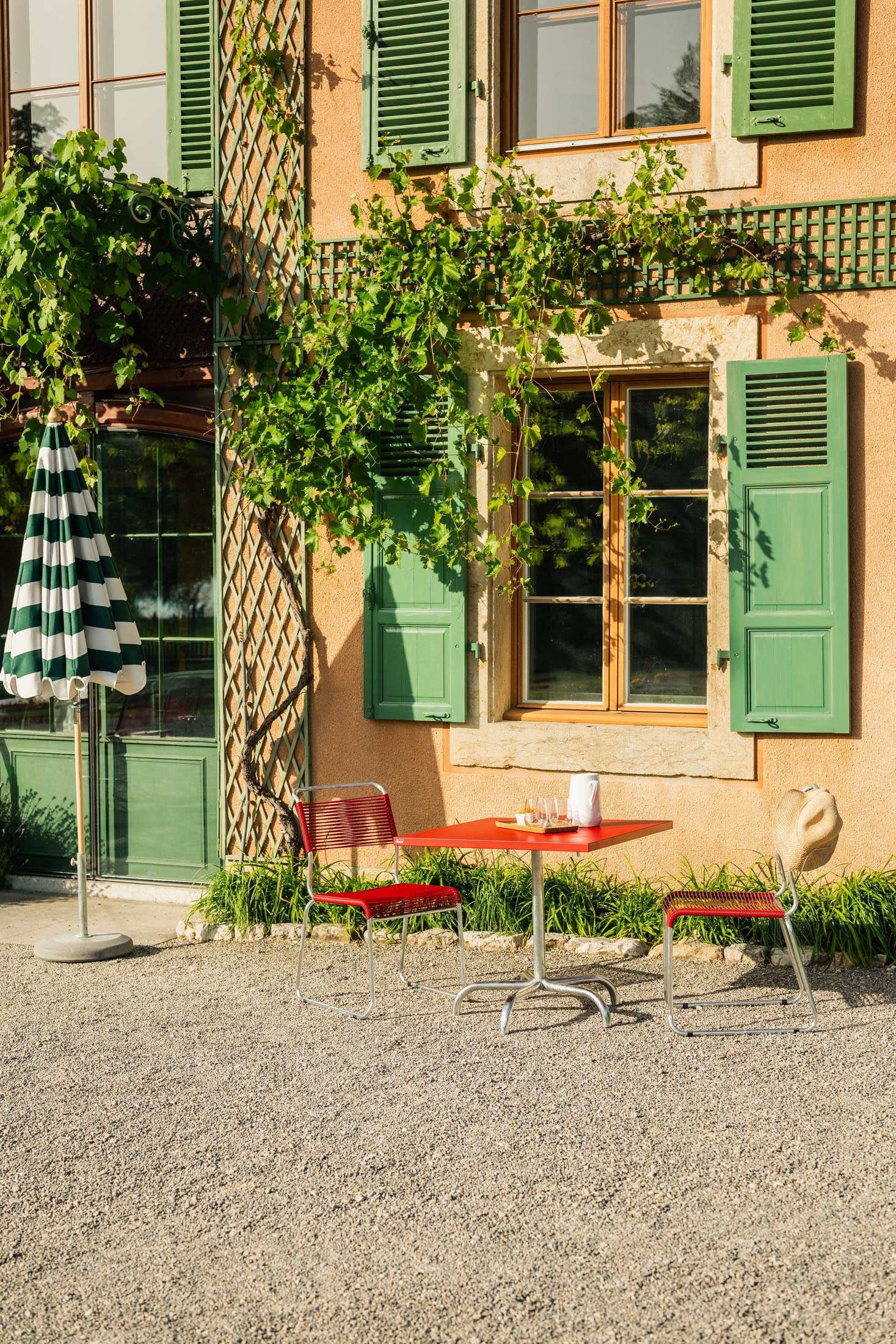 Säntis Metall-Gartentisch 80x80 klappbar in Rot präsentiert im Onlineshop von KAQTU Design AG. Gartentisch ist von Schaffner