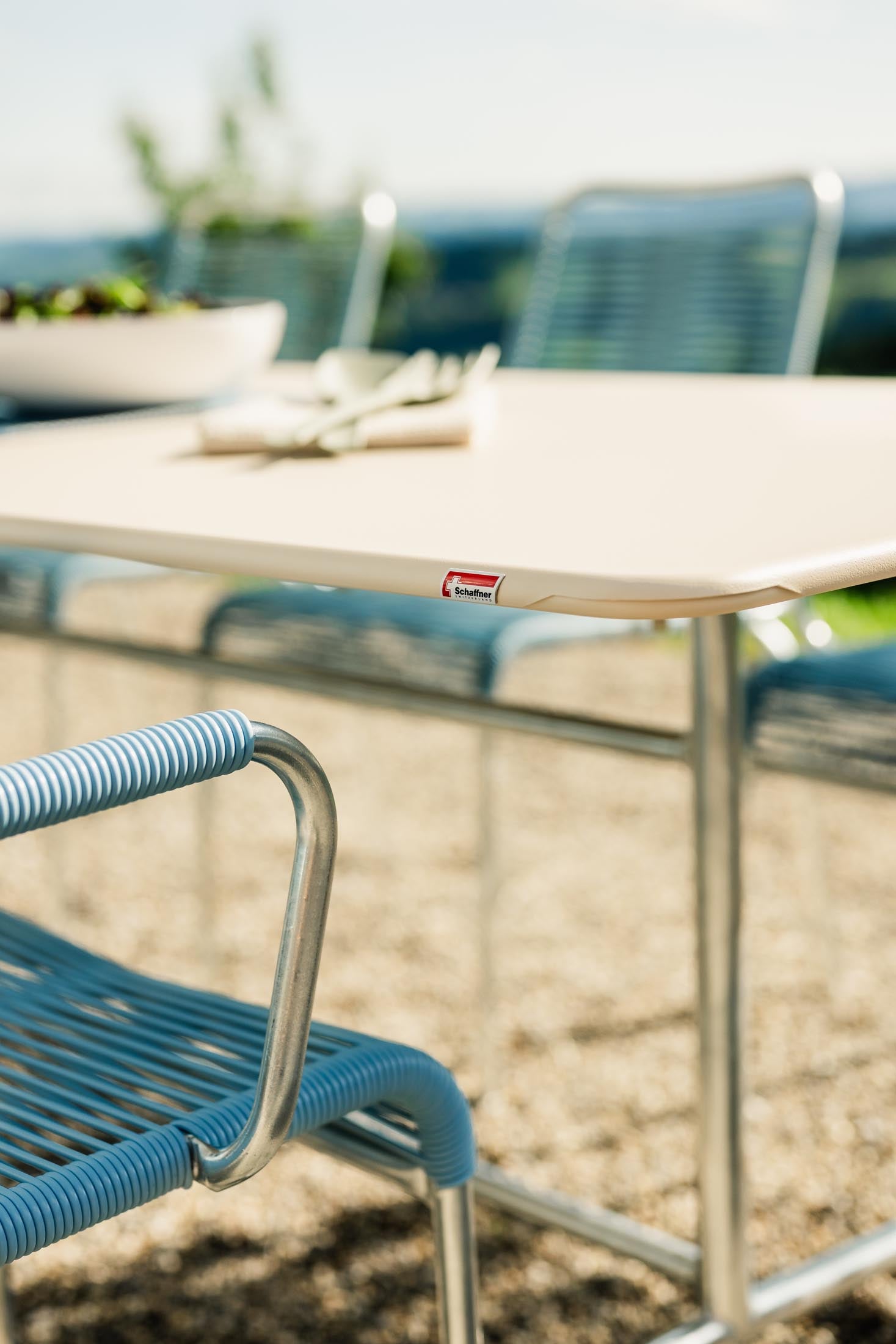 Rigi Metall-Gartentisch 240x80 klappbar in Pastellsand präsentiert im Onlineshop von KAQTU Design AG. Gartentisch ist von Schaffner