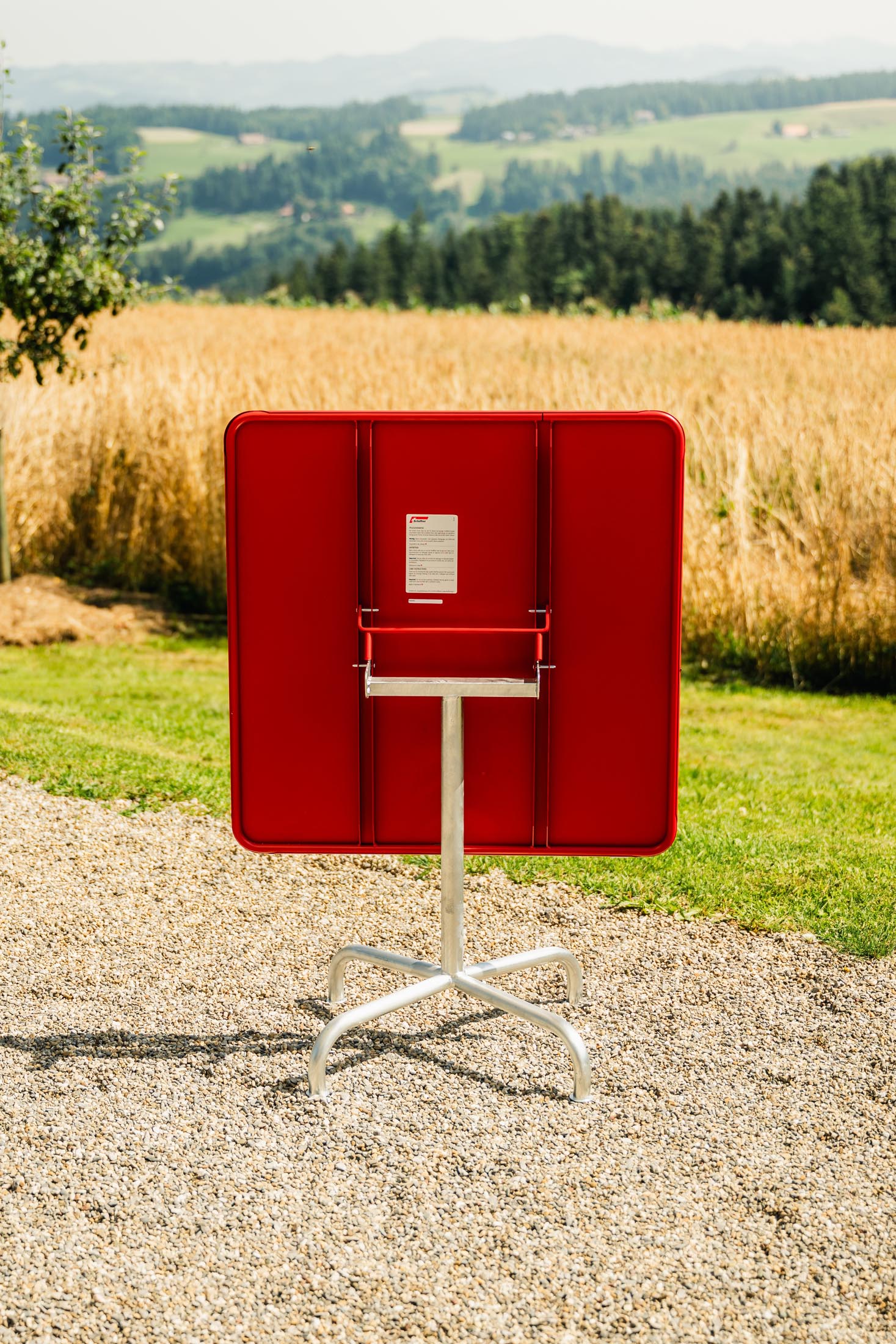 Schaffner Rigi Metall-Gartentisch 70x70 cm, klappbar, wetterfest, robust, stilvoll, leicht zu pflegen – perfekt für Garten, Balkon und Terrasse.