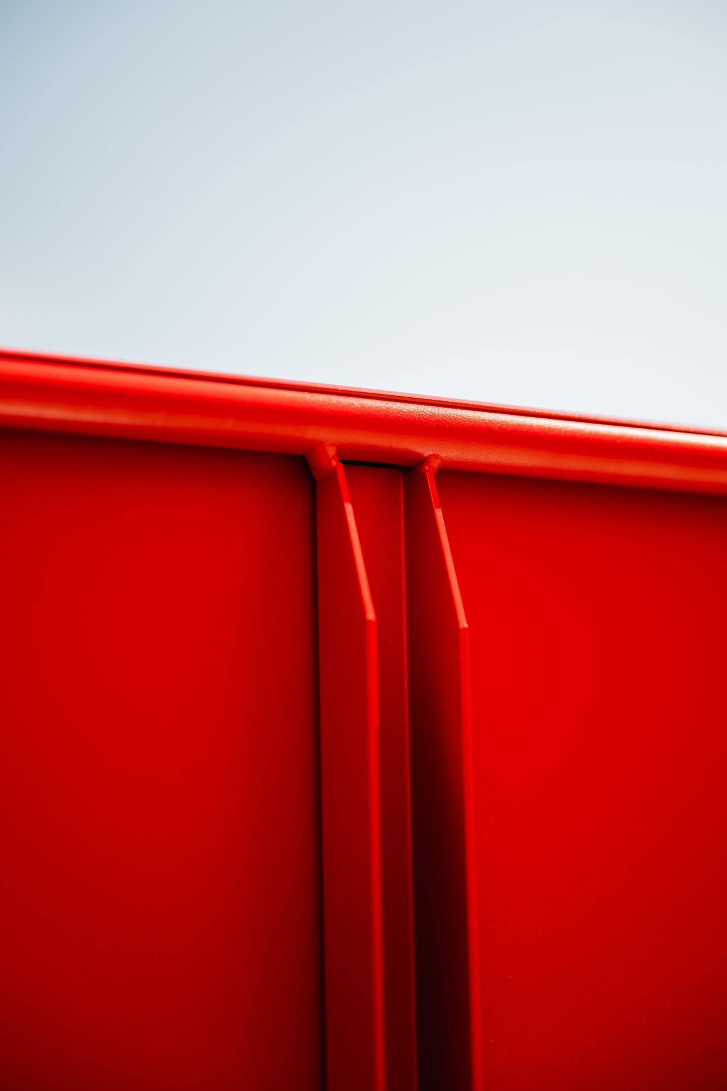 Schaffner Rigi Metall-Gartentisch 70x70, klappbar, wetterfest, robust, stilvoll, platzsparend, langlebig, ideal für Garten, Balkon und Terrasse.