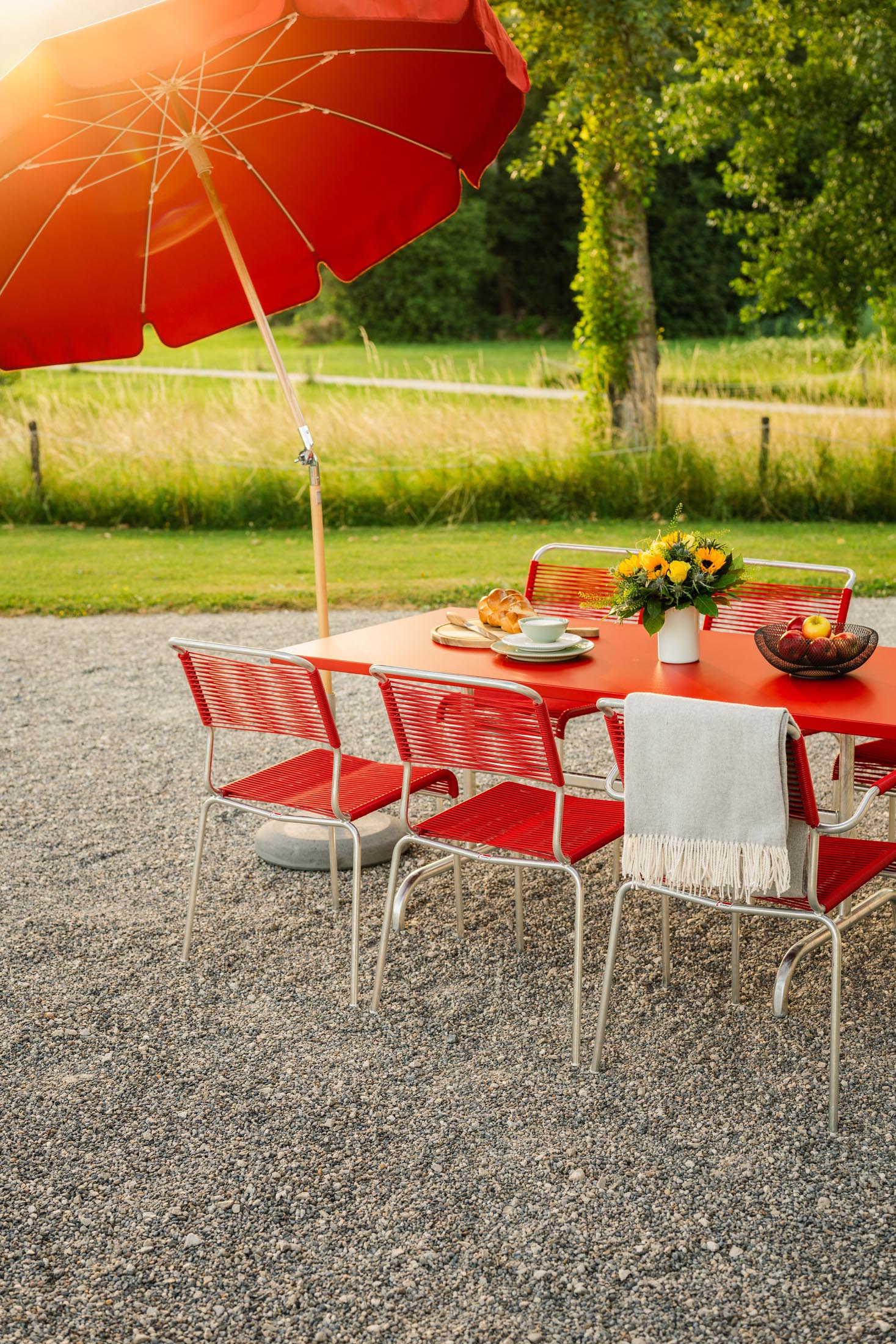 Säntis Metall-Gartentisch 180x80 klappbar in Rot präsentiert im Onlineshop von KAQTU Design AG. Gartentisch ist von Schaffner