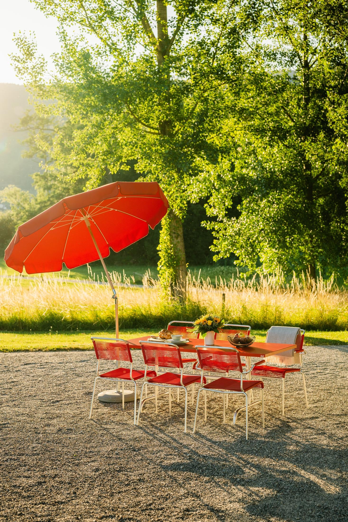 Säntis Metall-Gartentisch 180x80 klappbar in Rot präsentiert im Onlineshop von KAQTU Design AG. Gartentisch ist von Schaffner