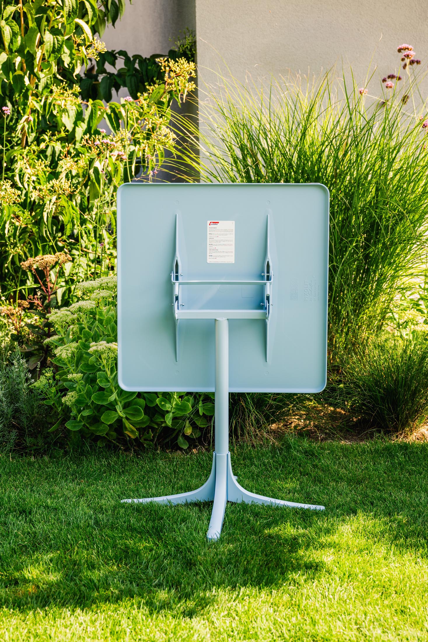 Schaffhausen Glasfaser-Gartentisch 70x70 klappbar in Graphit präsentiert im Onlineshop von KAQTU Design AG. Gartentisch ist von Schaffner