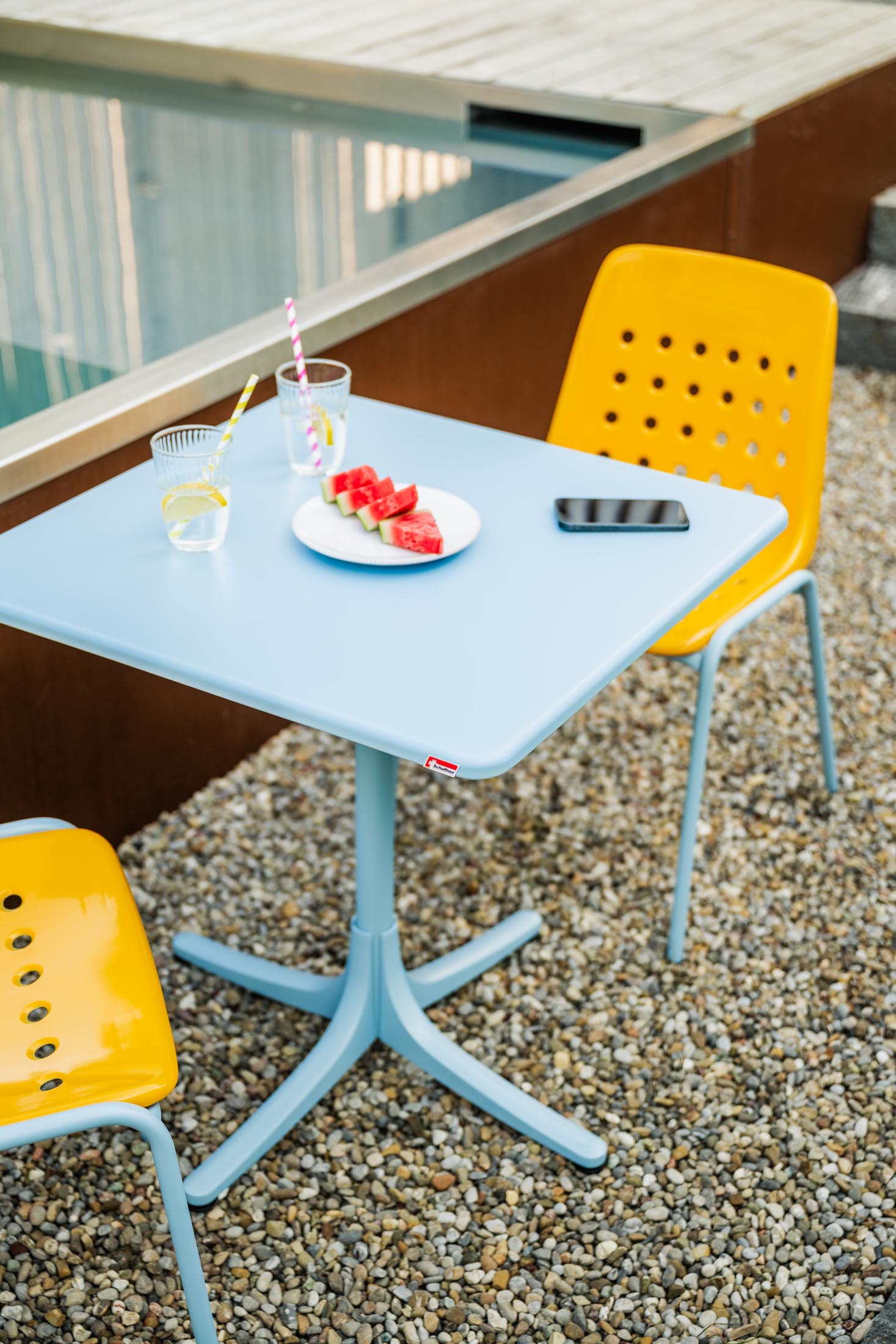 Schaffhausen Glasfaser-Gartentisch 70x70 klappbar in Graphit präsentiert im Onlineshop von KAQTU Design AG. Gartentisch ist von Schaffner