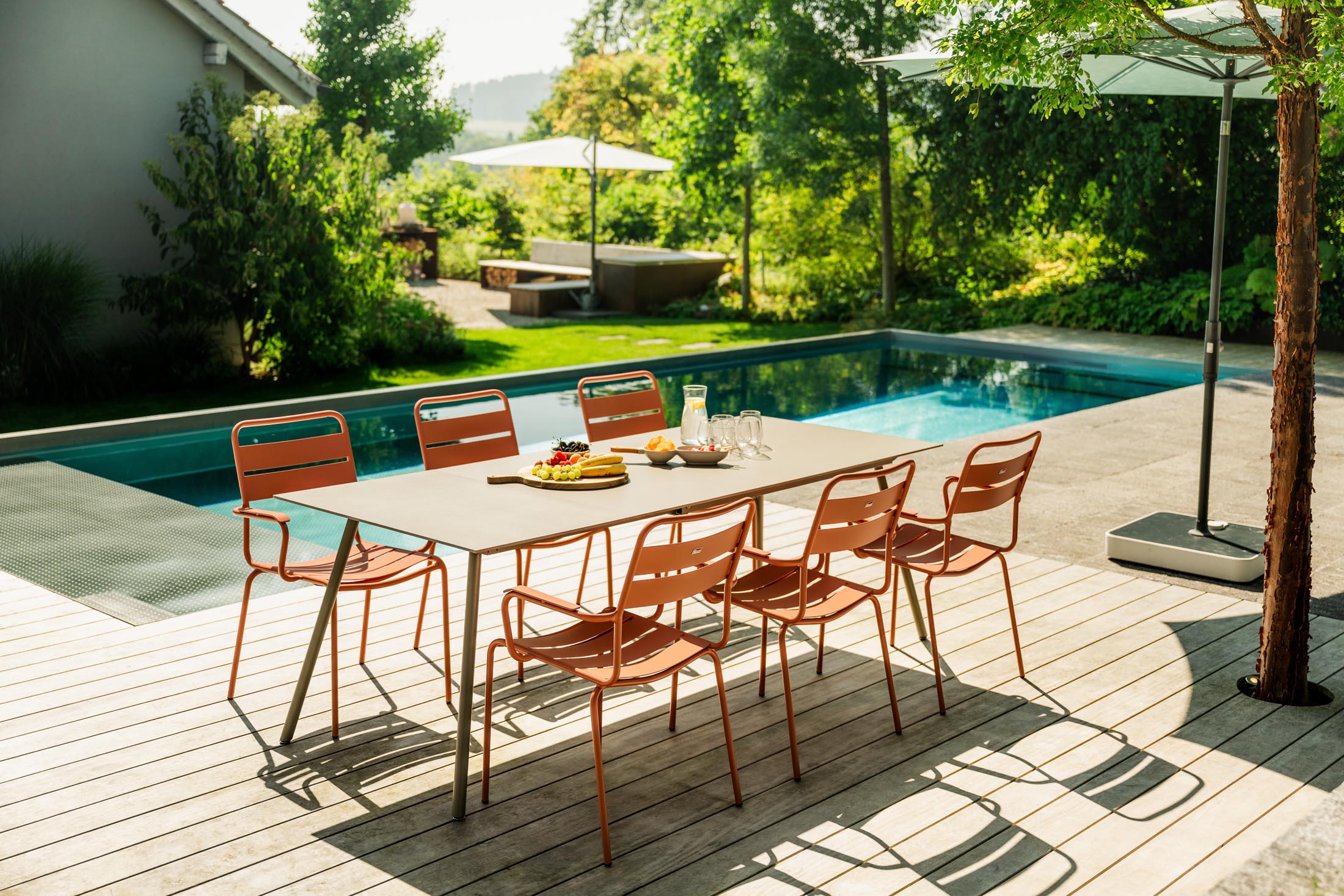 Locarno Glasfaser-Gartentisch 160/220x90 ausziehbar in Graphit präsentiert im Onlineshop von KAQTU Design AG. Gartentisch ist von Schaffner