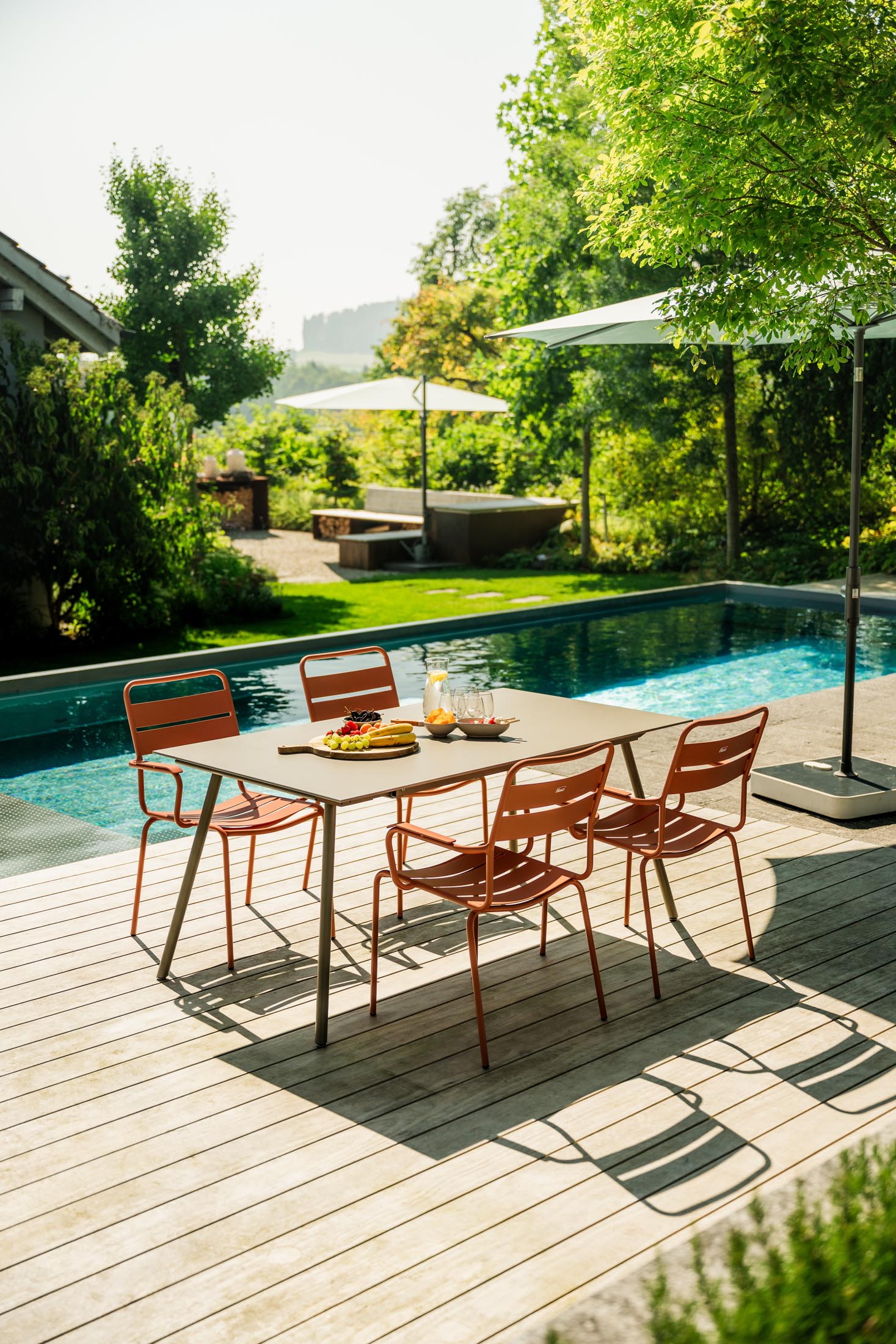 Locarno Glasfaser-Gartentisch 160x90 in Graphit präsentiert im Onlineshop von KAQTU Design AG. Gartentisch ist von Schaffner