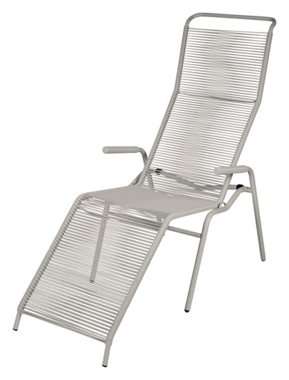 Hochwertiger Säntis Spaghetti Liegestuhl von Schaffner, wetterfest, langlebig und stilvoll. Perfekt für Garten, Balkon und Terrasse. Made in Switzerland.