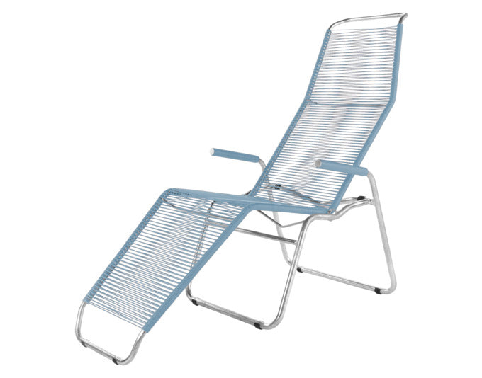 Entspannen Sie stilvoll mit der Liege Brissago Spaghetti von Schaffner. Hochwertige Materialien und ergonomisches Design für maximalen Komfort im Freien.