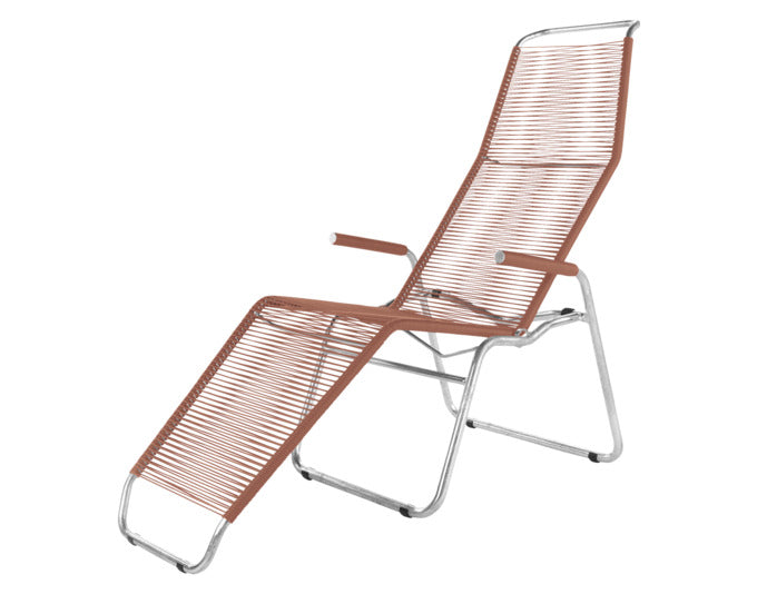 Liege Brissago Spaghetti in Pastellterracotta präsentiert im Onlineshop von KAQTU Design AG. Liegestuhl ist von Schaffner