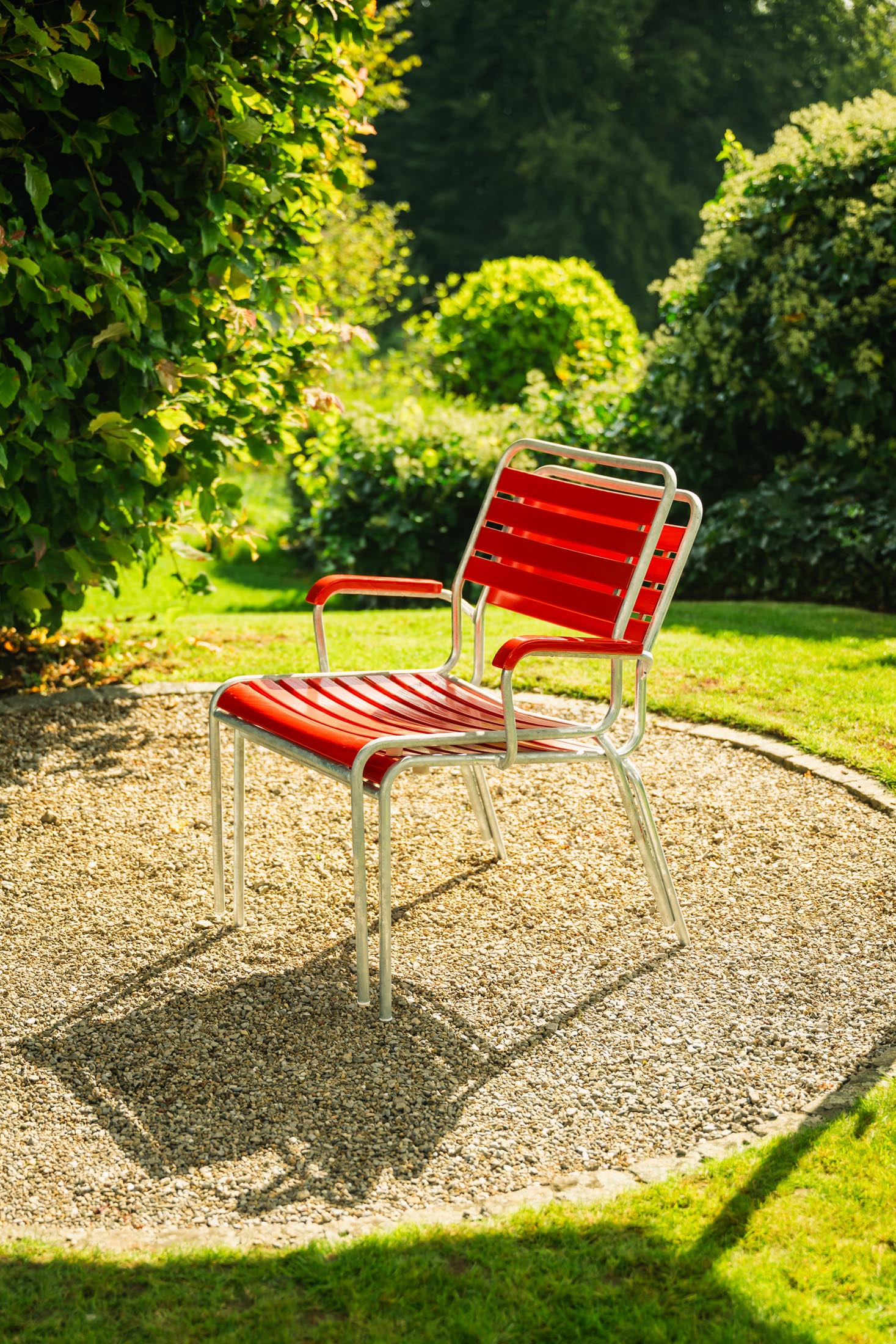 Rigi Holzlatten-Salonsessel ohne Armlehne in Natur geölt präsentiert im Onlineshop von KAQTU Design AG. Outdoor-Sessel ist von Schaffner