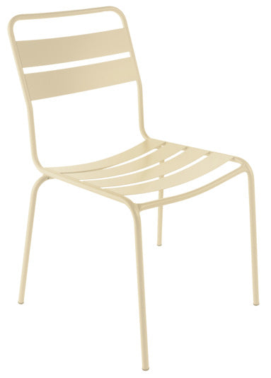 Glarus Ganzmetall-Gartenstuhl ohne Armlehne in Pastellsand präsentiert im Onlineshop von KAQTU Design AG. Gartenstuhl ist von Schaffner