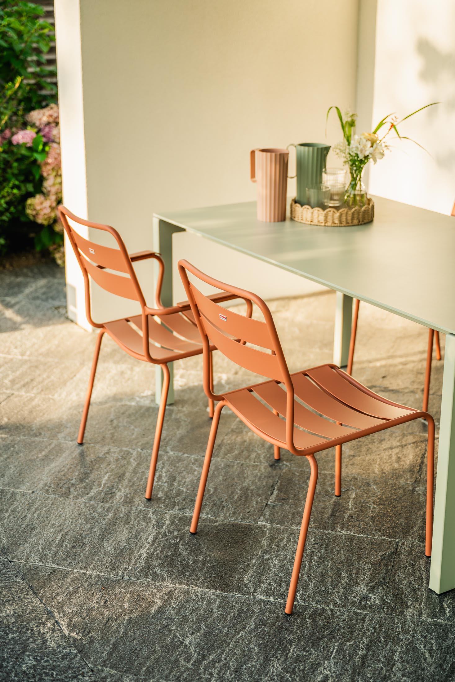 Glarus Ganzmetall-Gartenstuhl ohne Armlehne, wetterfest, UV-beständig, langlebig, Schweizer Qualität, pflegeleicht, vielseitig für Garten & Gastronomie.