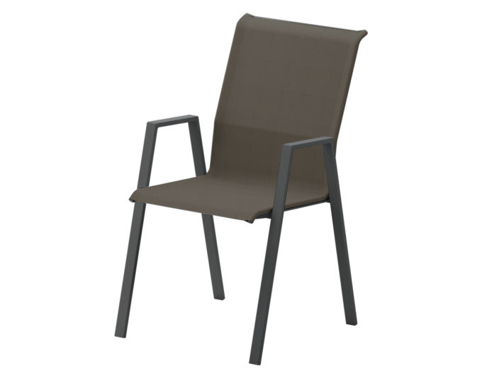 Luzern Textil-Sessel mit Armlehne Comfort in Cremebraun präsentiert im Onlineshop von KAQTU Design AG. Gartenstuhl mit Armlehnen ist von Schaffner